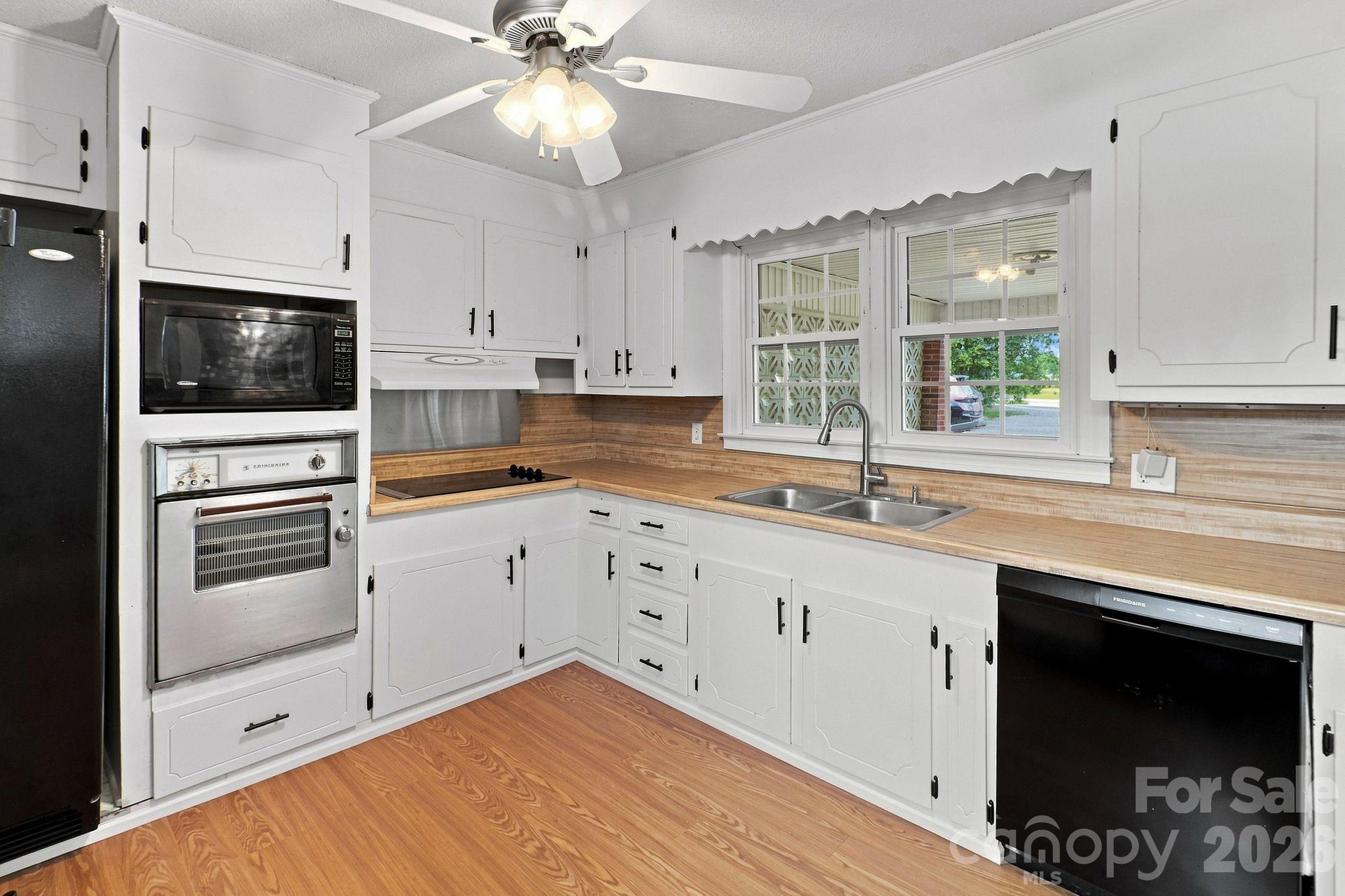 1664 Chase High Road Property Photo 12