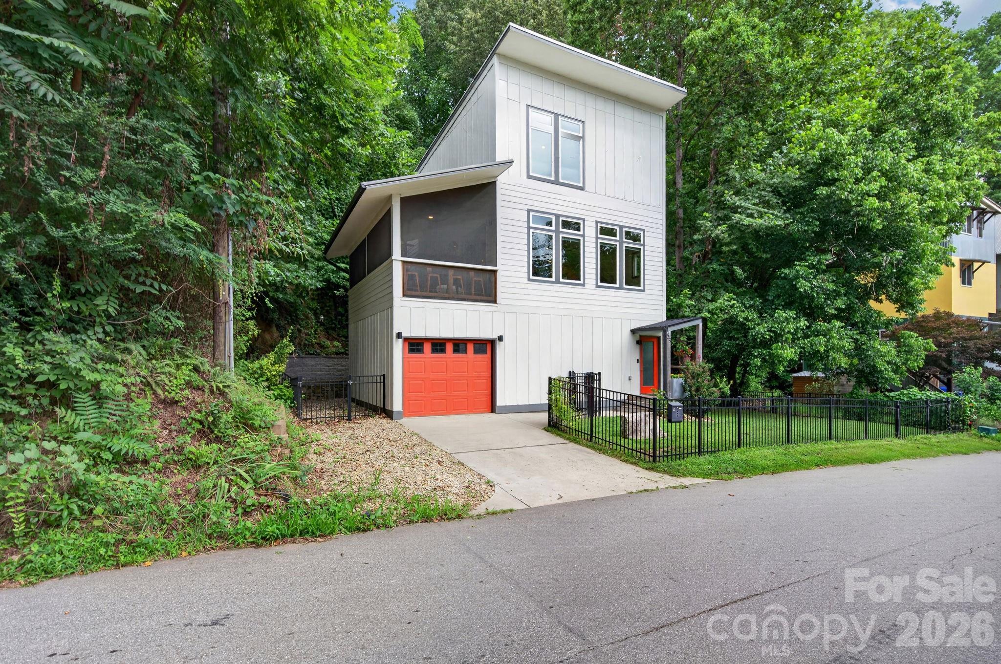 53 Waynesville Avenue Property Photo 1