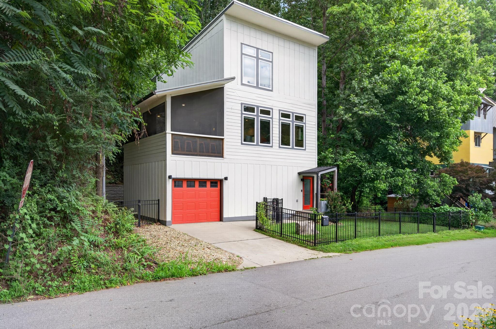 53 Waynesville Avenue Property Photo 23