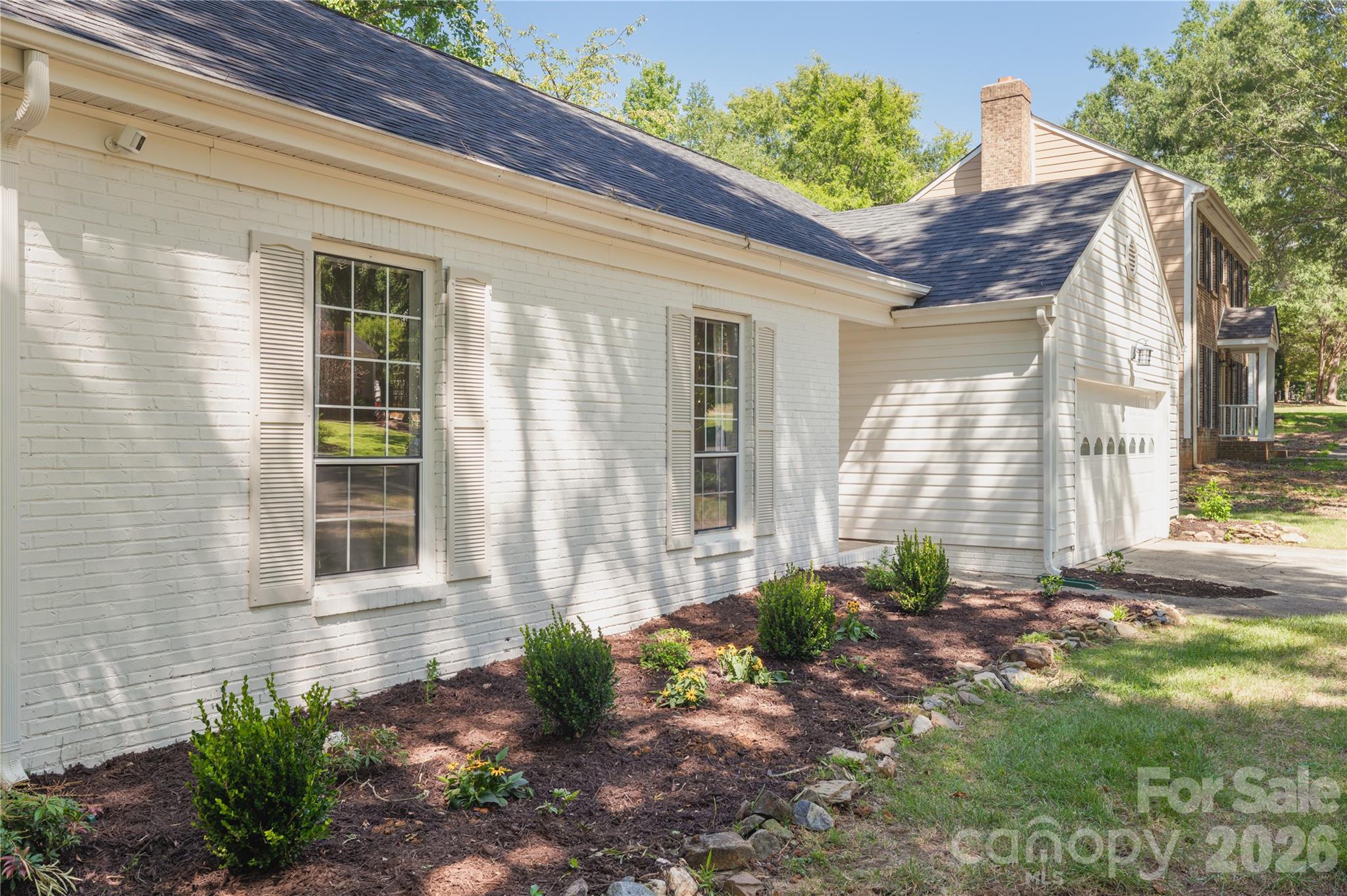 8805 Golf Ridge Drive Property Photo 4