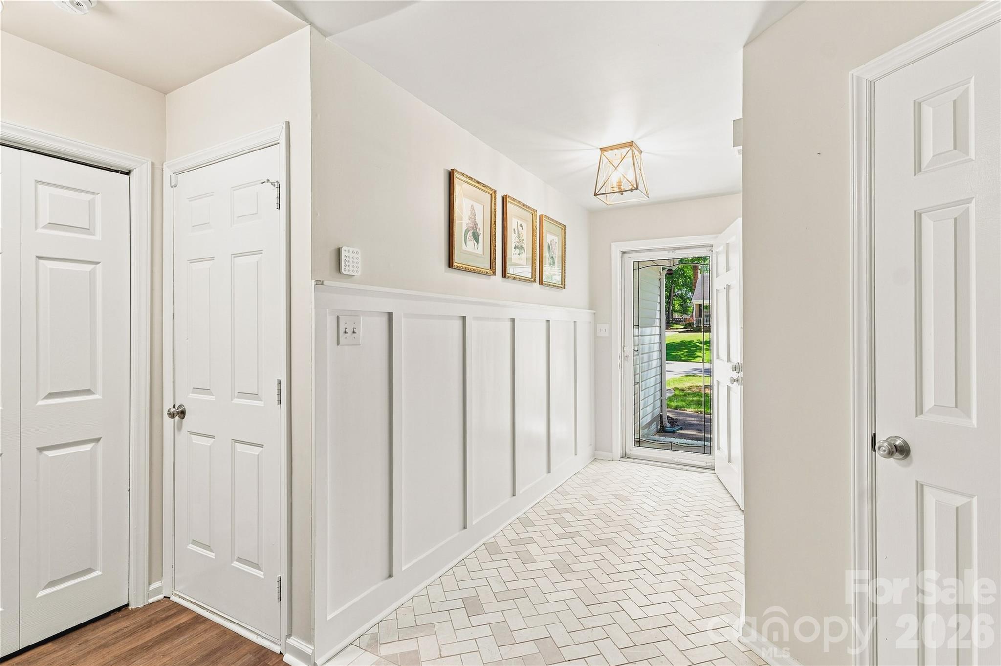 8805 Golf Ridge Drive Property Photo 5