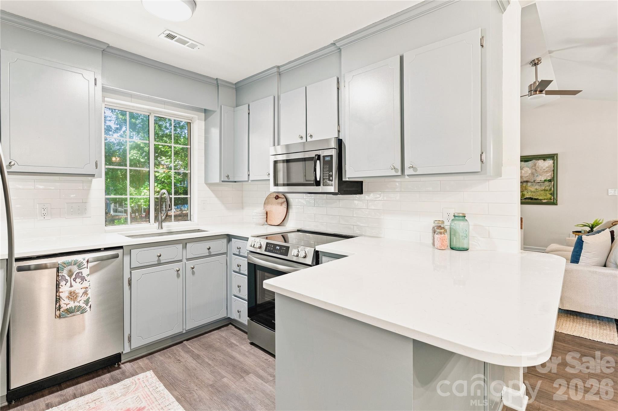 8805 Golf Ridge Drive Property Photo 15