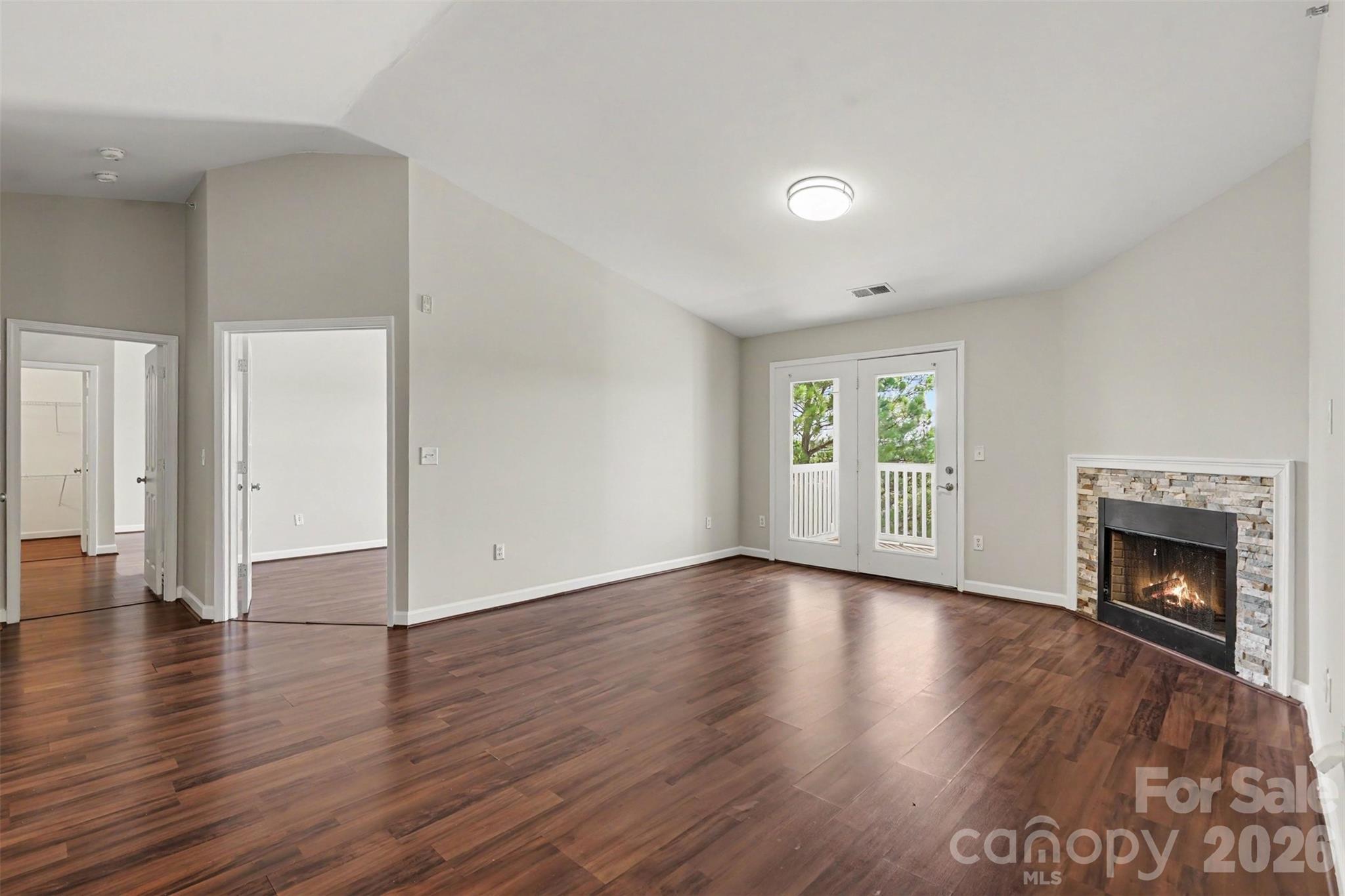 11286 Hyde Pointe Court Property Photo 4