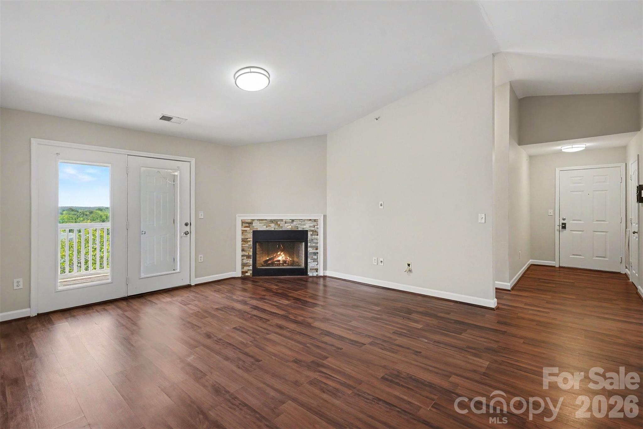 11286 Hyde Pointe Court Property Photo 5