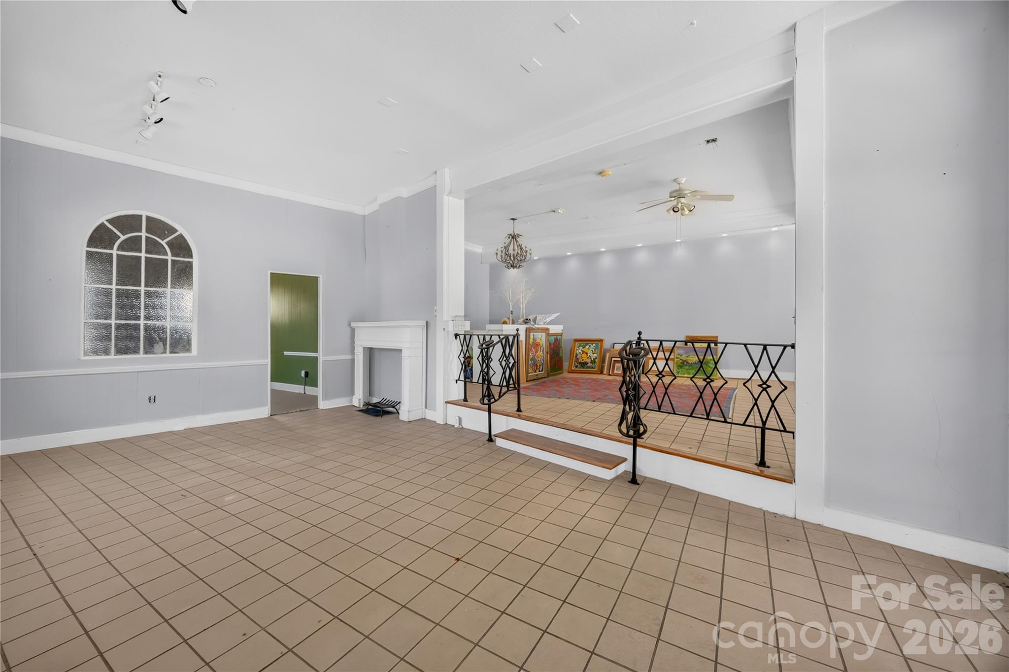 148,152,158 N Trade Street Property Photo 15