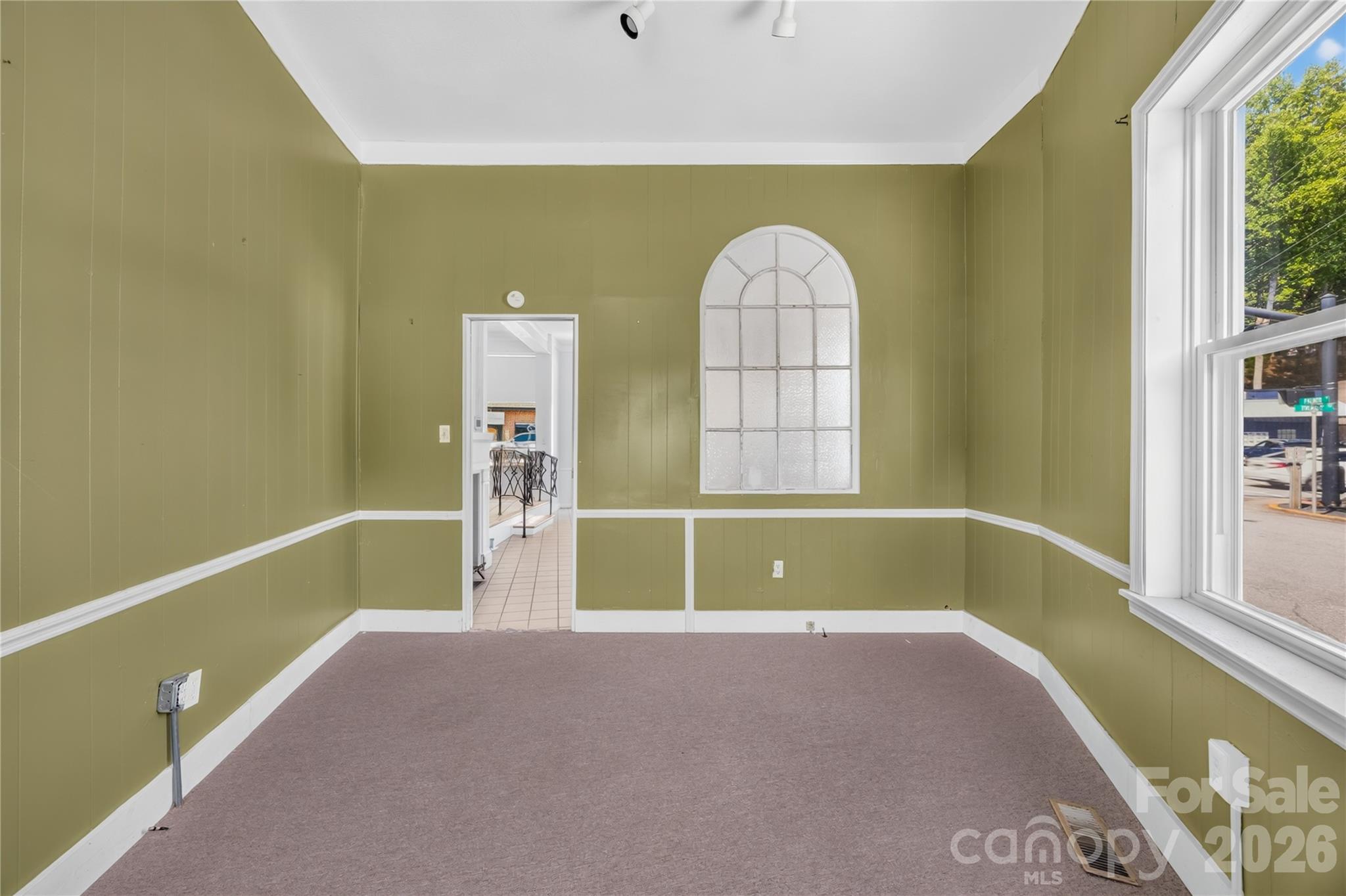 148,152,158 N Trade Street Property Photo 20