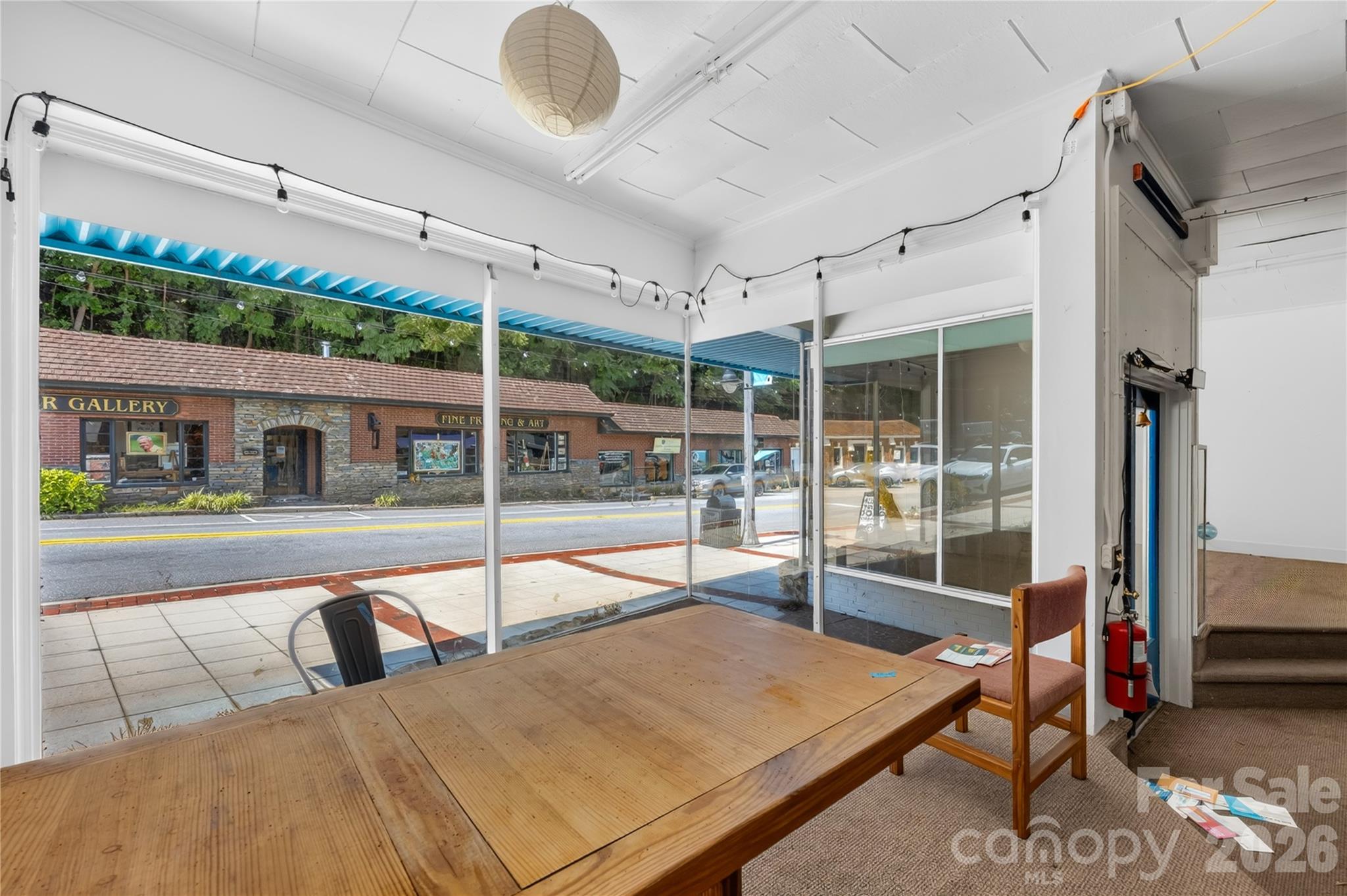 148,152,158 N Trade Street Property Photo 28