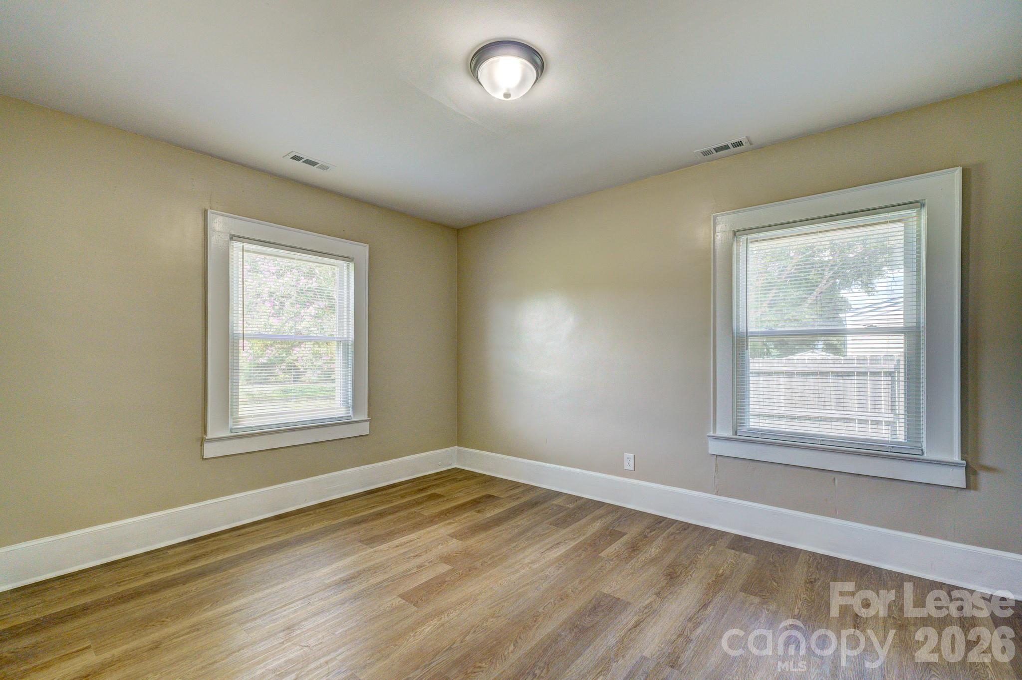 2202 W Stage Coach Trail Property Photo 8