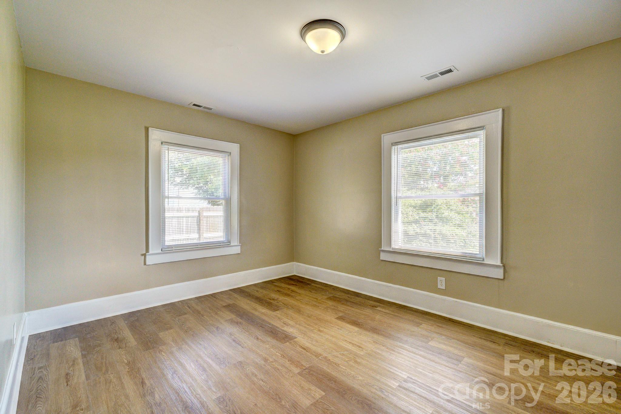 2202 W Stage Coach Trail Property Photo 9