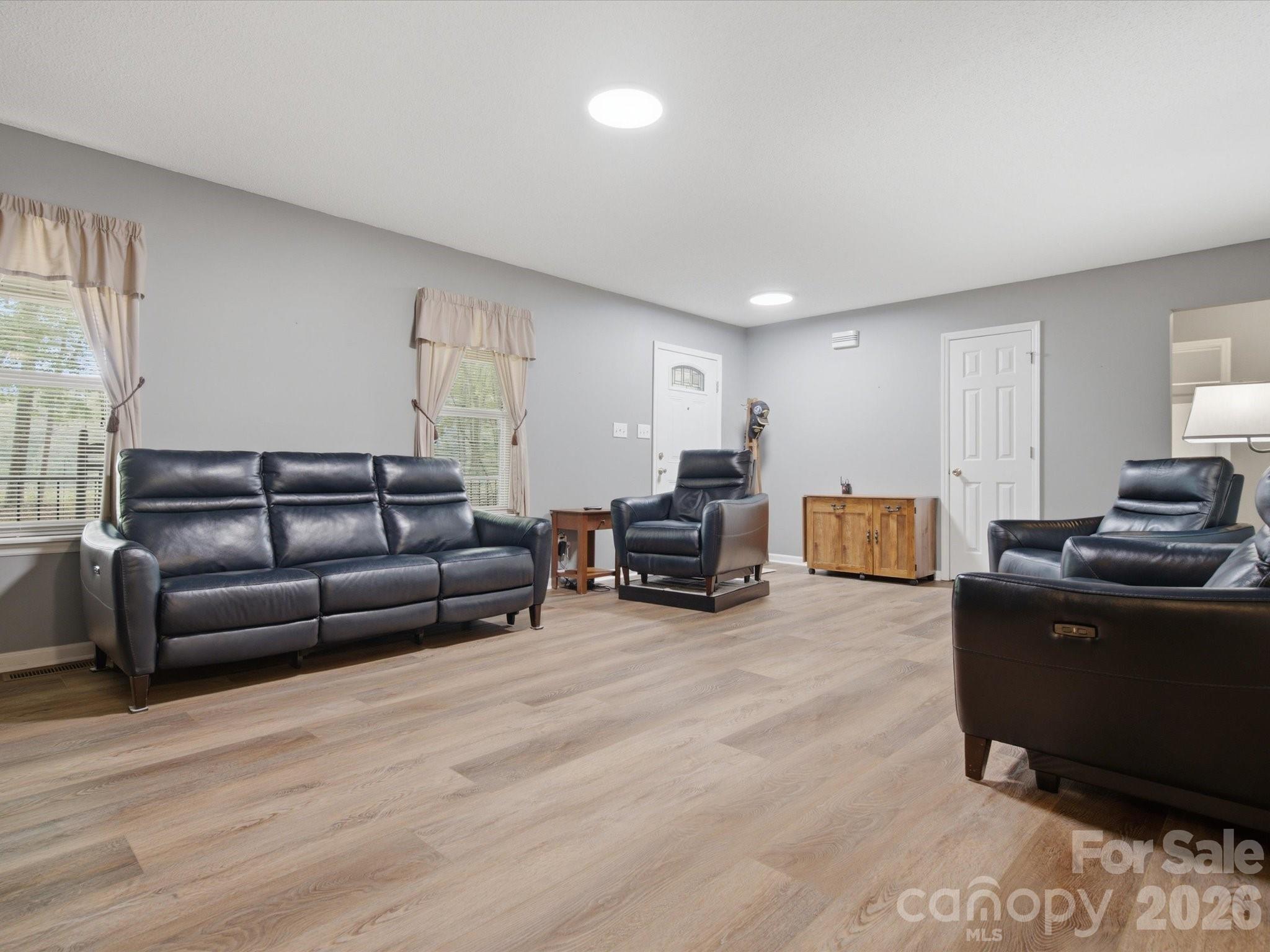 155 S Grandview Road Property Photo 3