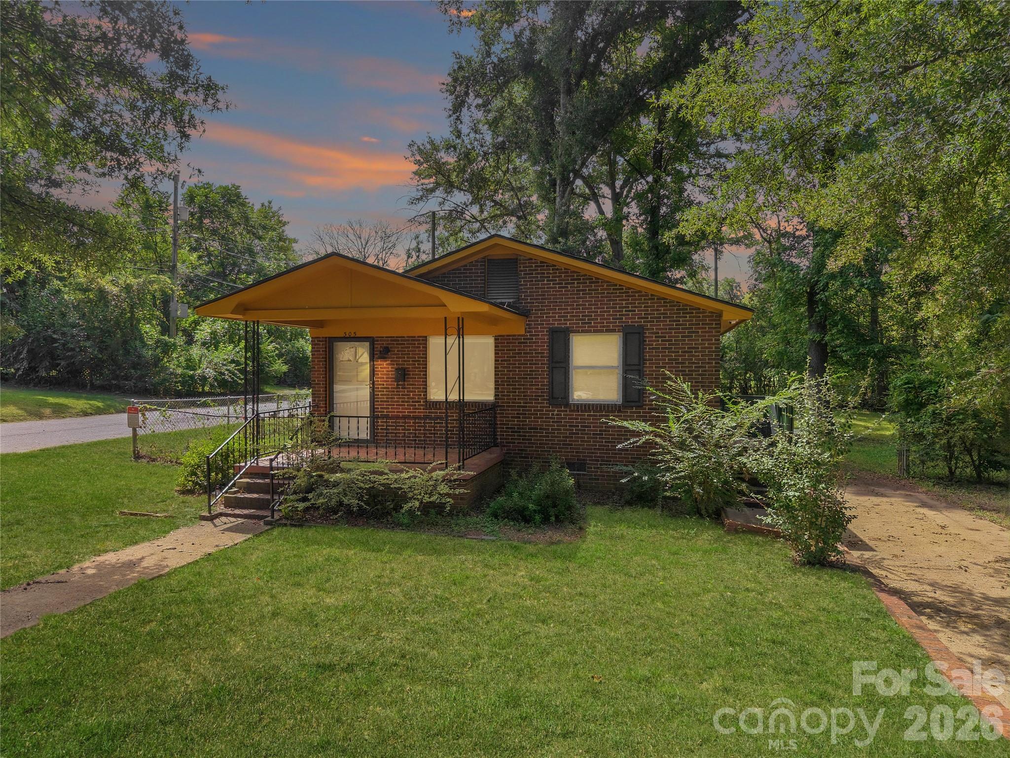 305 Scoggins Street Property Photo 1
