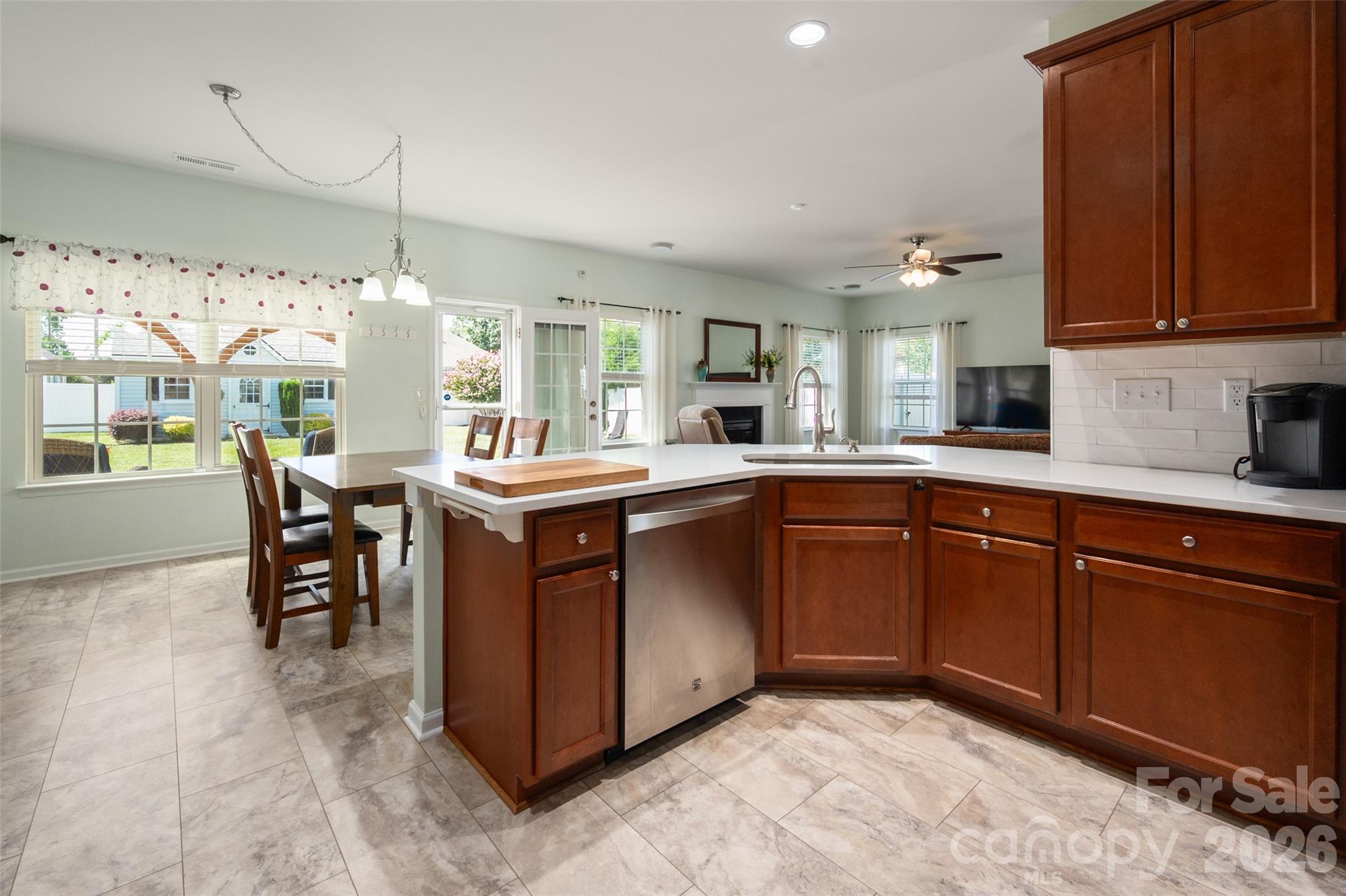 5335 Hackberry Lane Property Photo 10