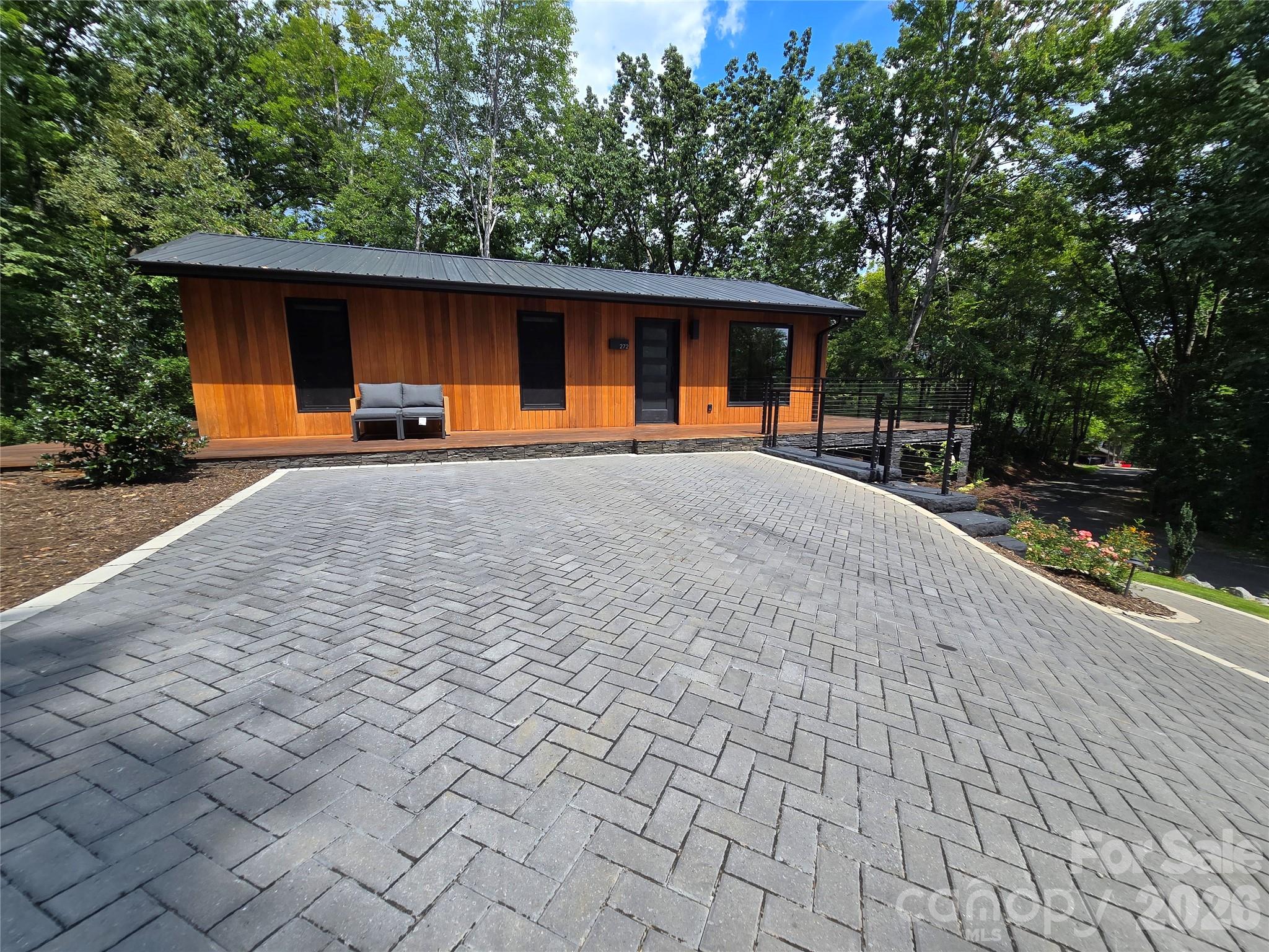 272 Bluebird Road Property Photo 3