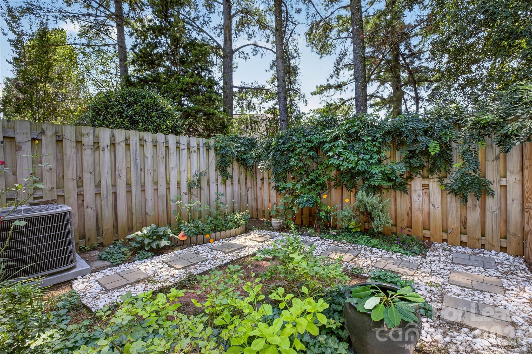 9020 Roseton Lane Property Photo 3