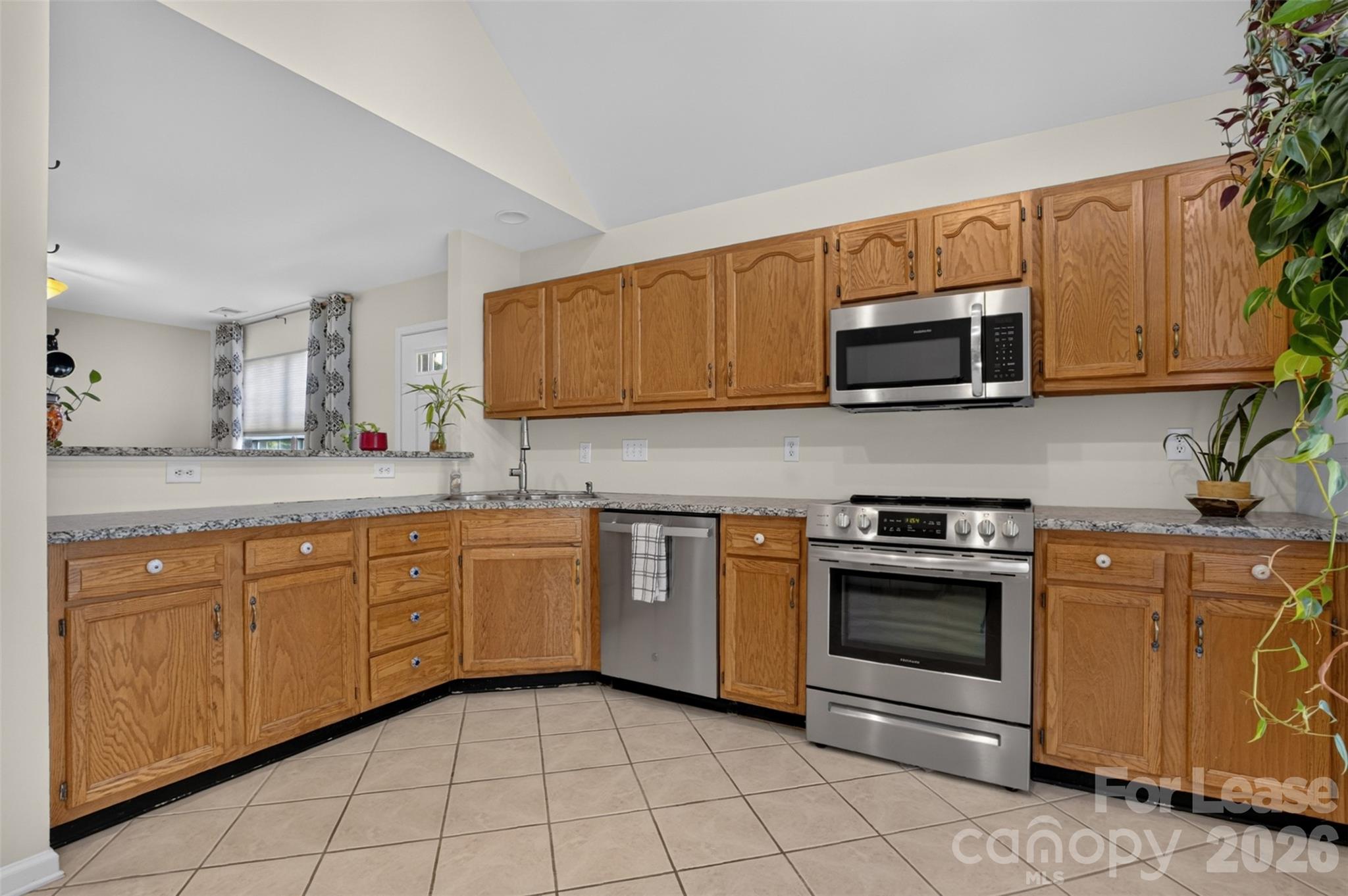 9020 Roseton Lane Property Photo 11
