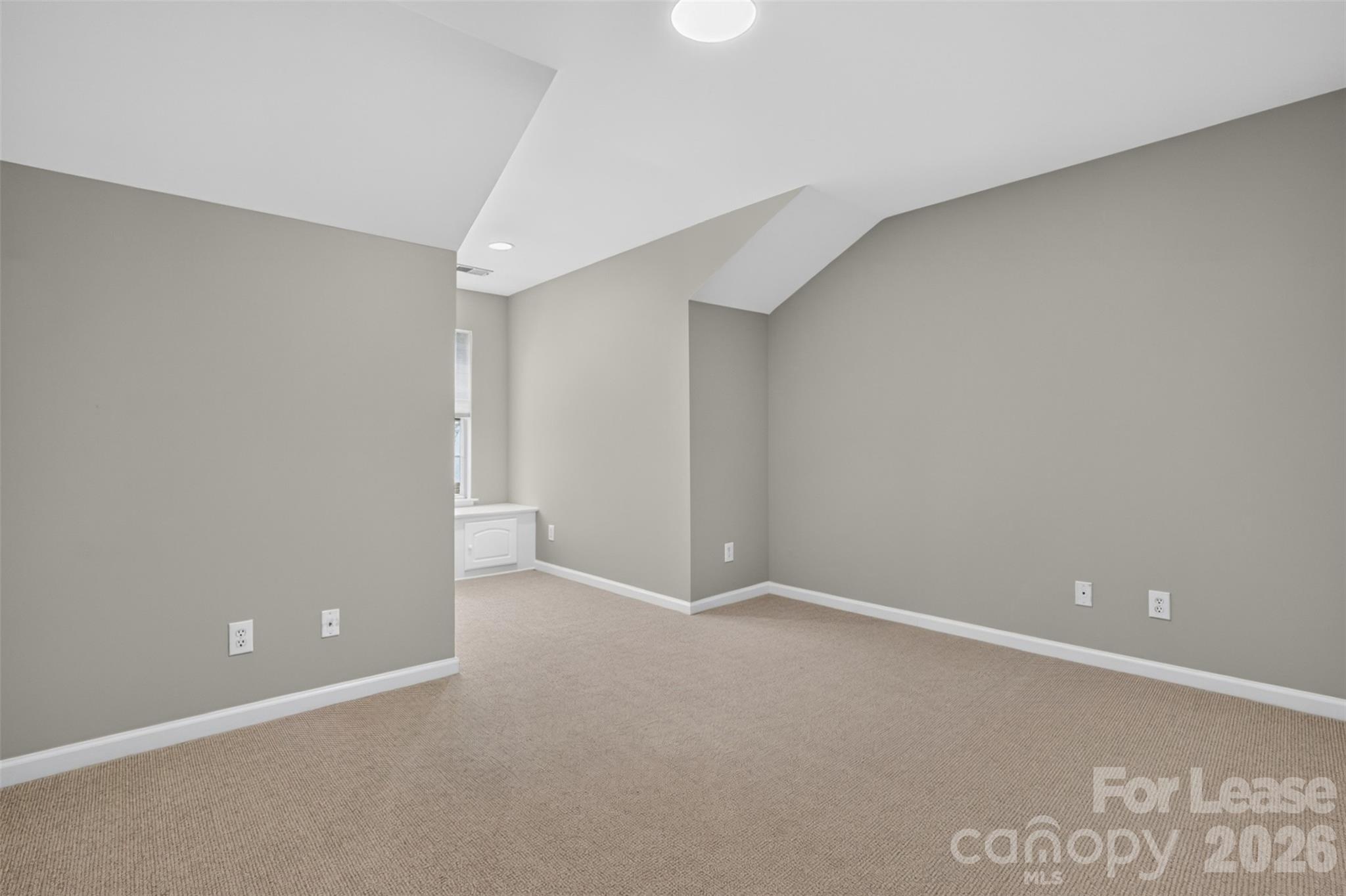 9020 Roseton Lane Property Photo 16