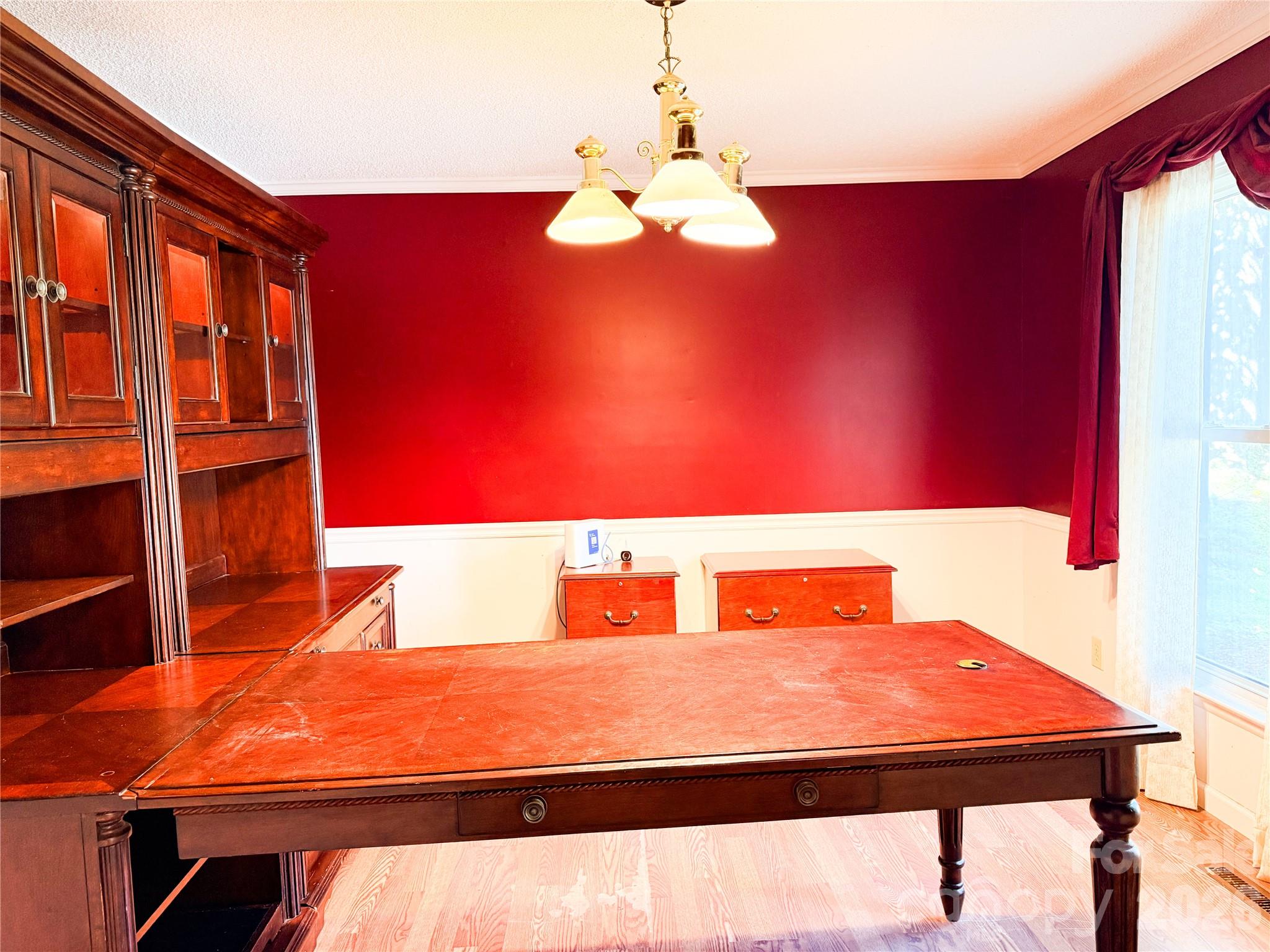 301 Starmount Drive Property Photo 6