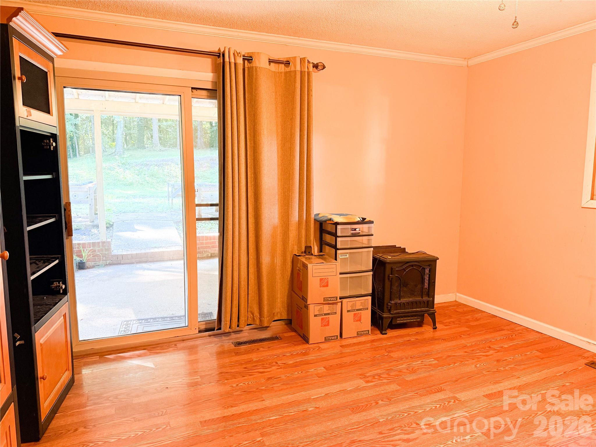 301 Starmount Drive Property Photo 7