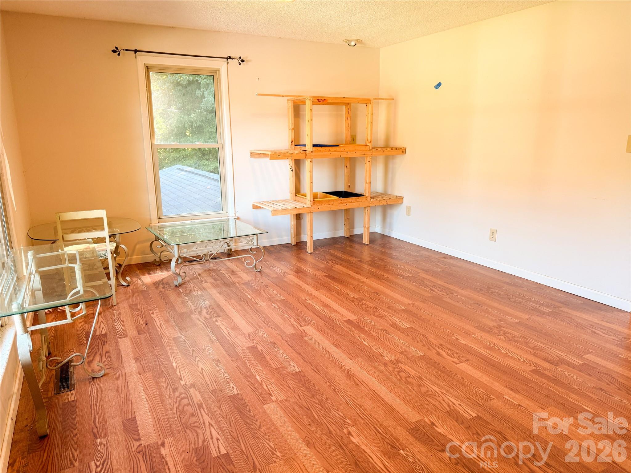 301 Starmount Drive Property Photo 10