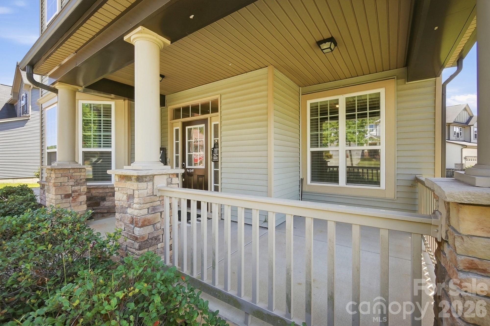 10125 Castlebrooke Drive Property Photo 3