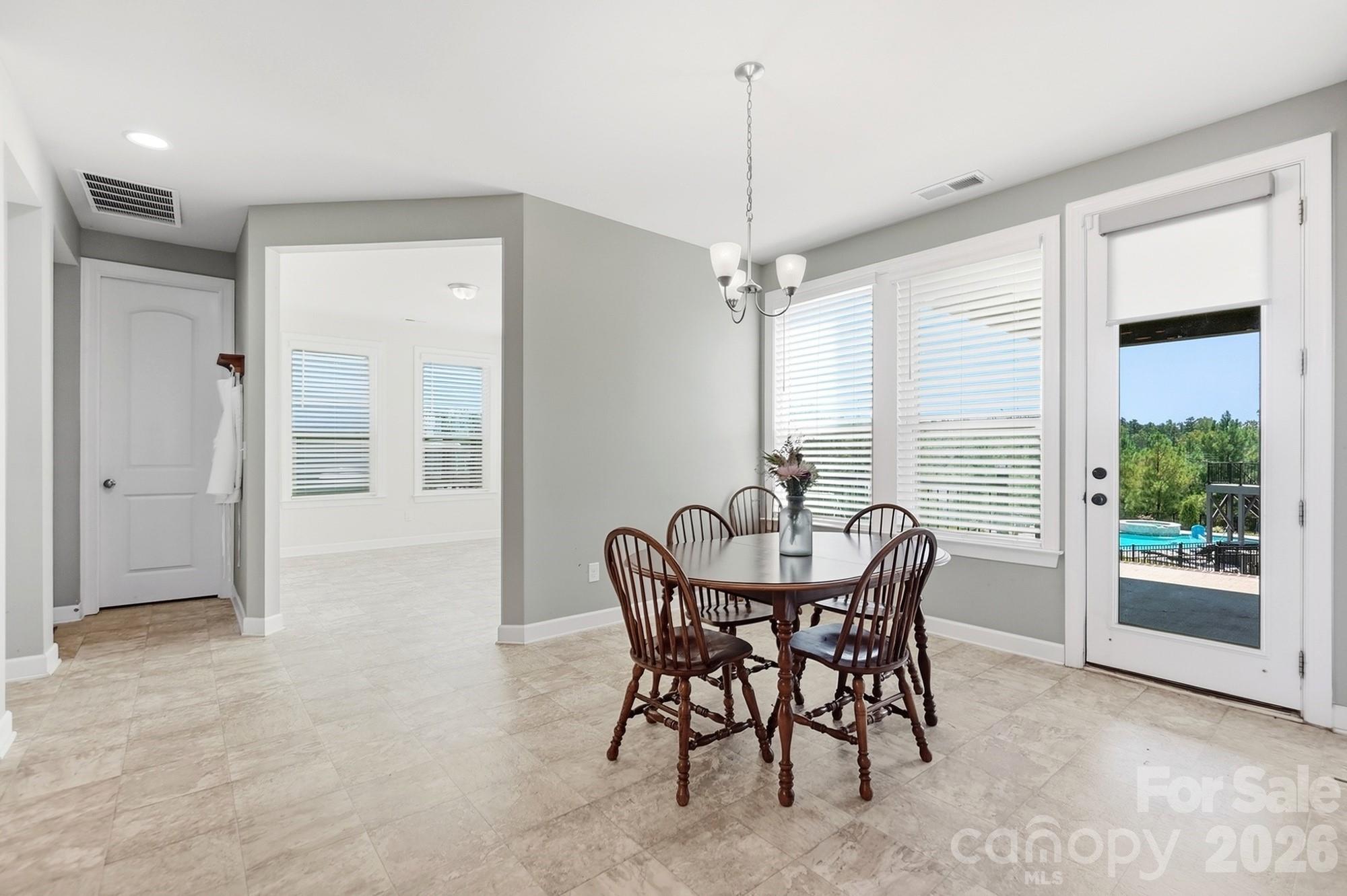 10125 Castlebrooke Drive Property Photo 16