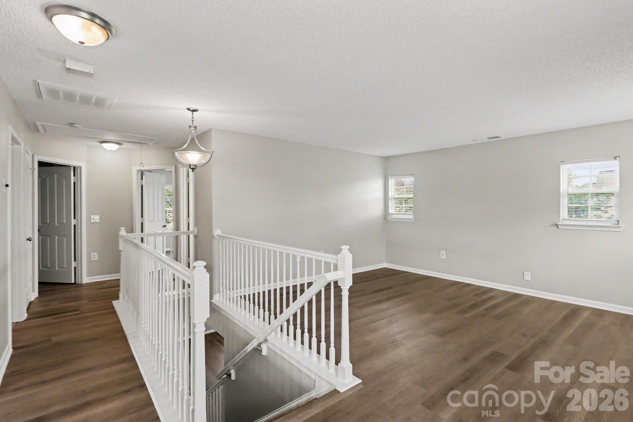 4022 Houldsworth Drive Property Photo 17