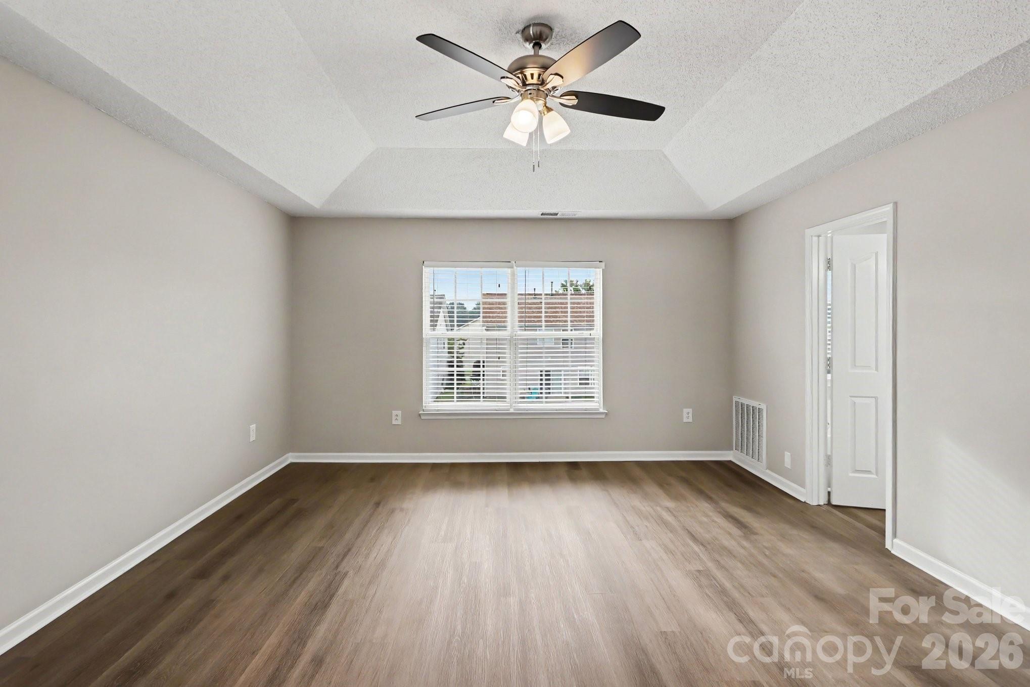 4022 Houldsworth Drive Property Photo 20