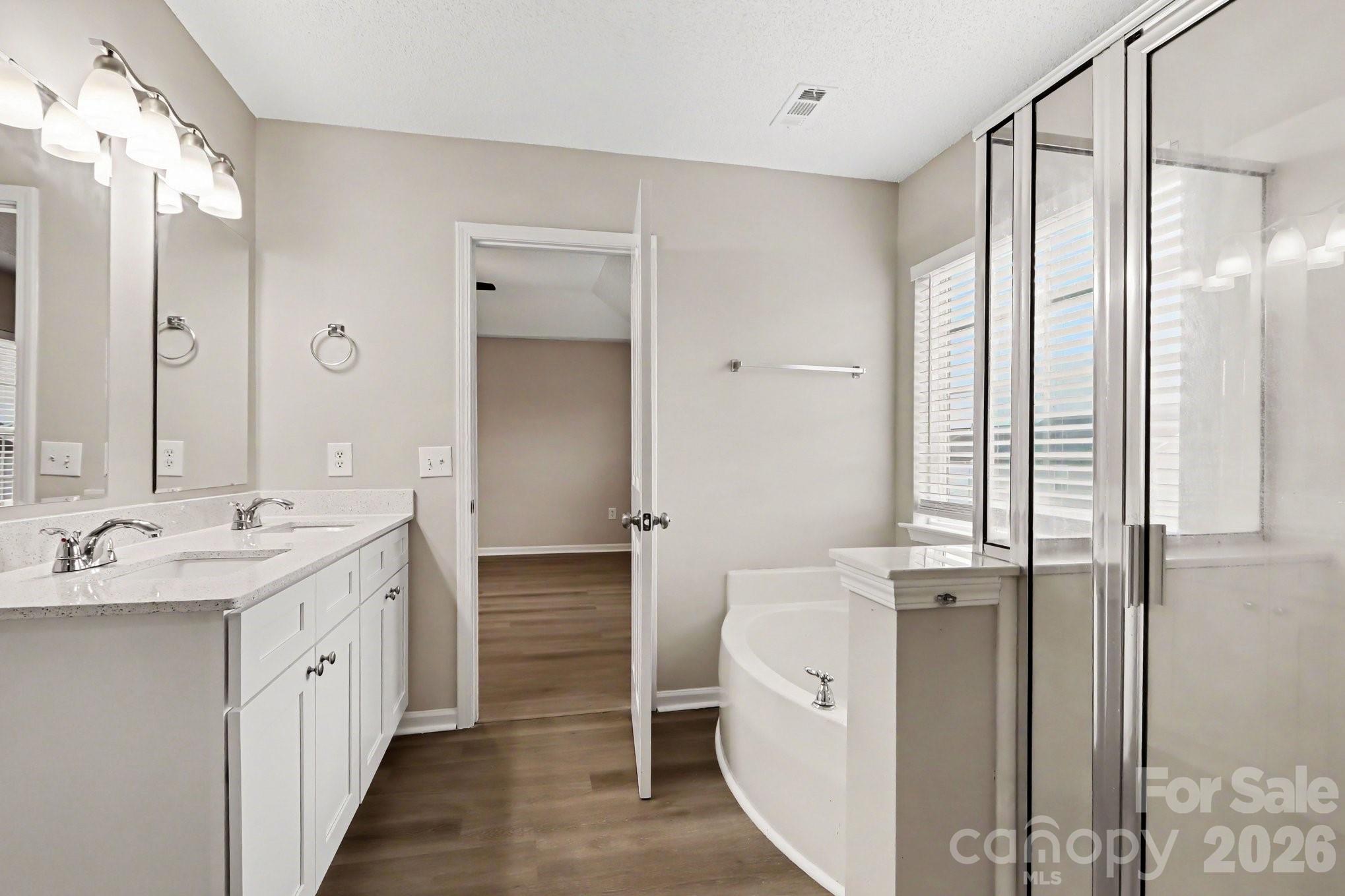 4022 Houldsworth Drive Property Photo 26