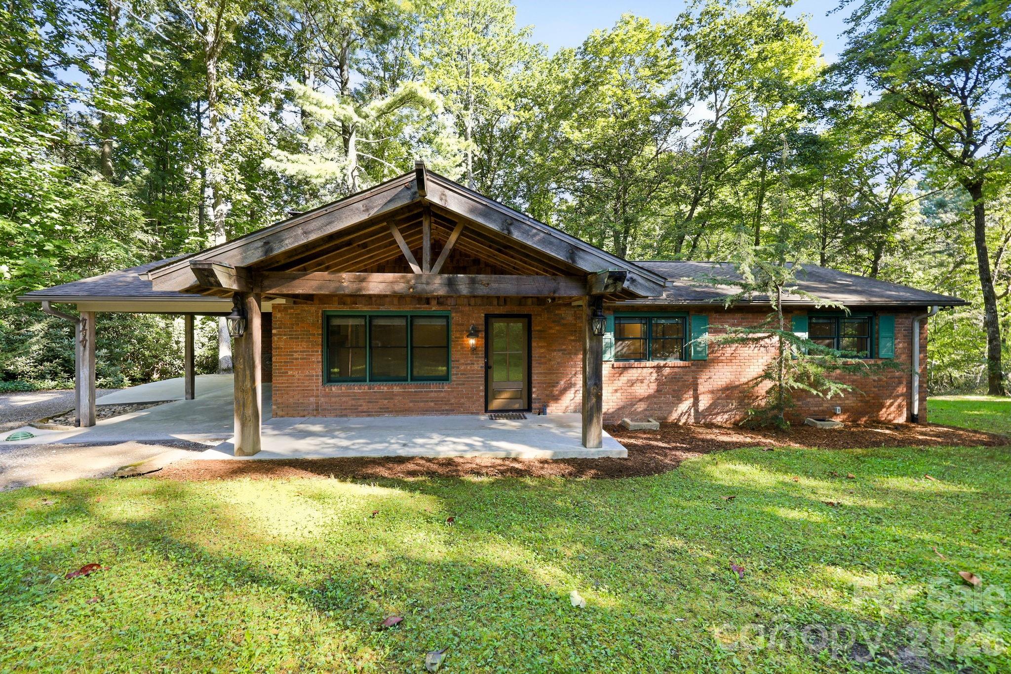 151 Ridgewood Acres Drive Property Photo 1