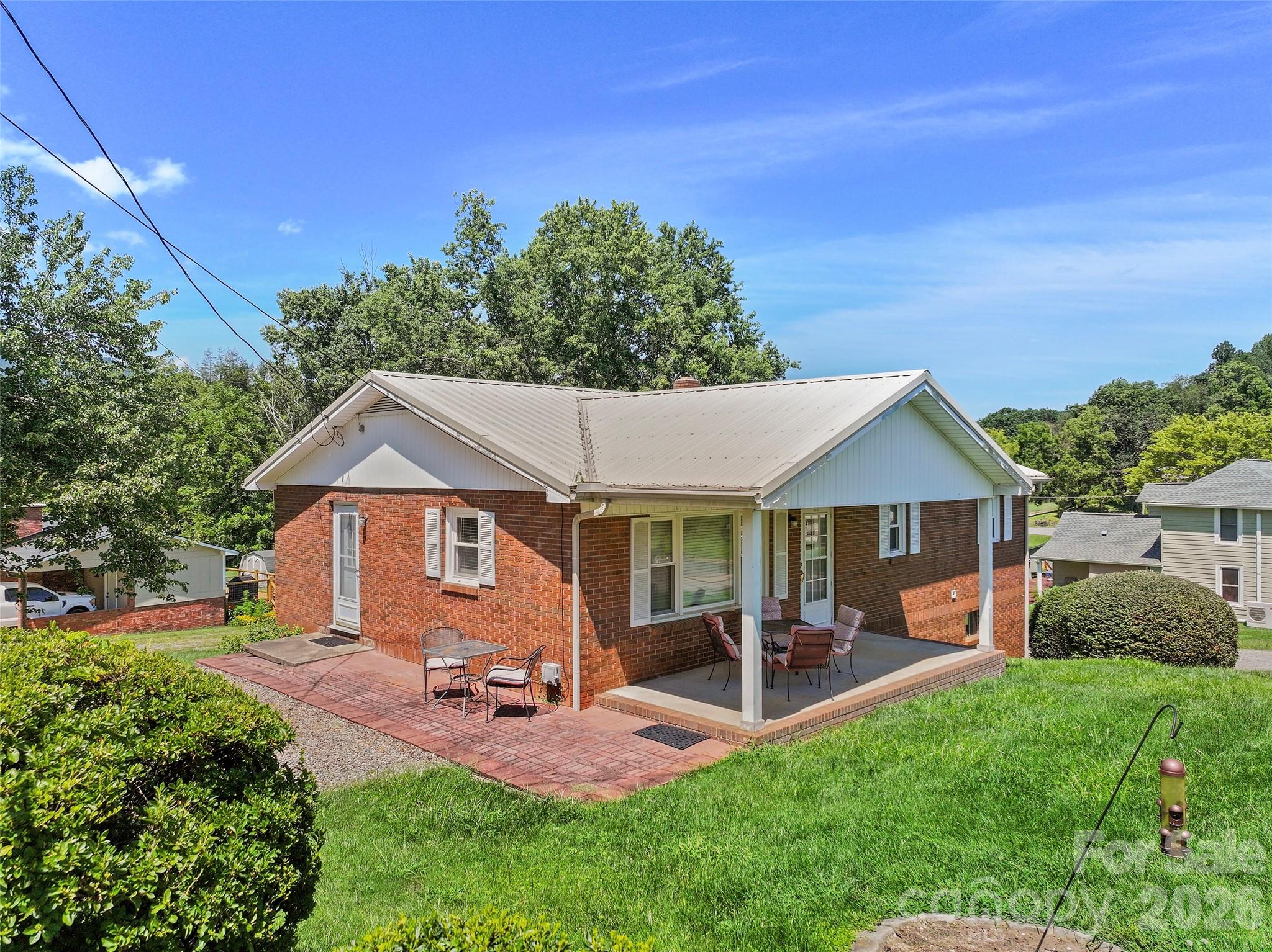 354 Oakdale Road Property Photo 3