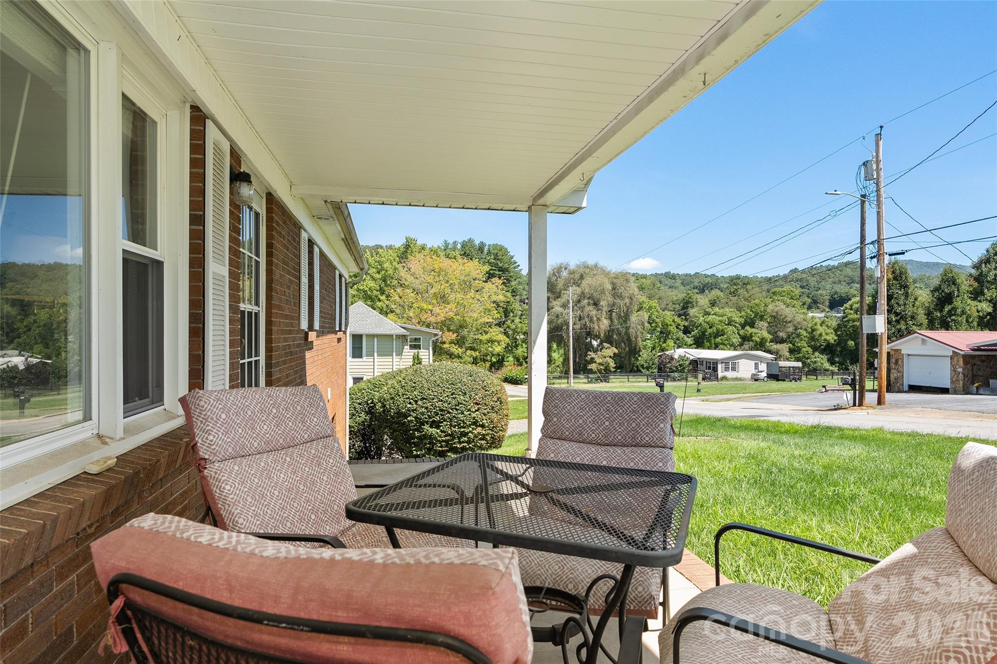354 Oakdale Road Property Photo 8