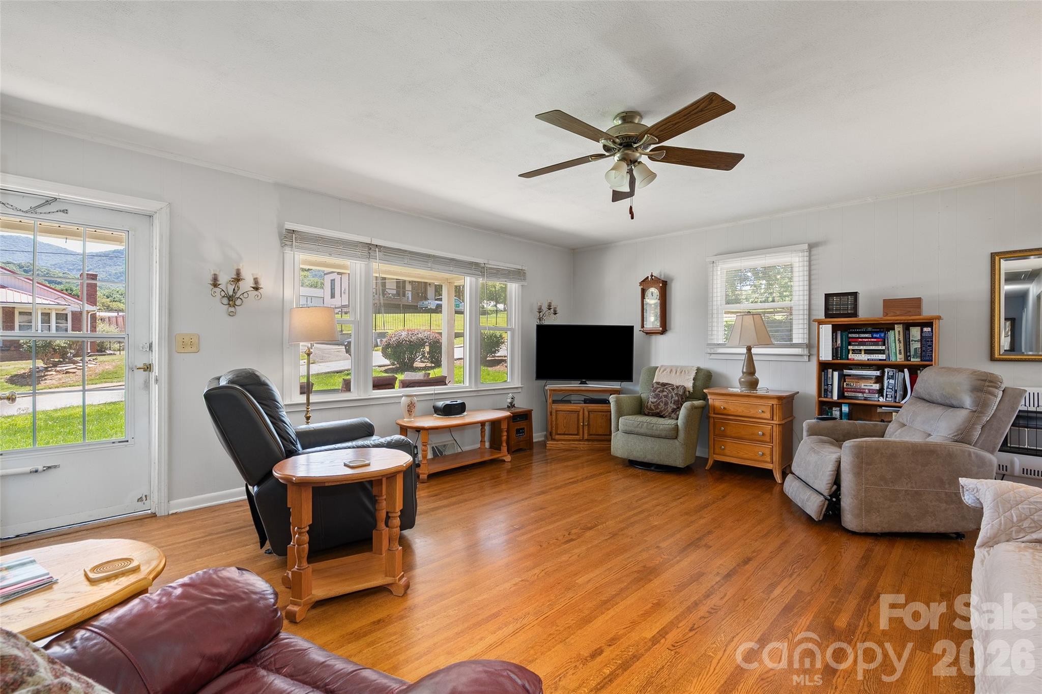 354 Oakdale Road Property Photo 10