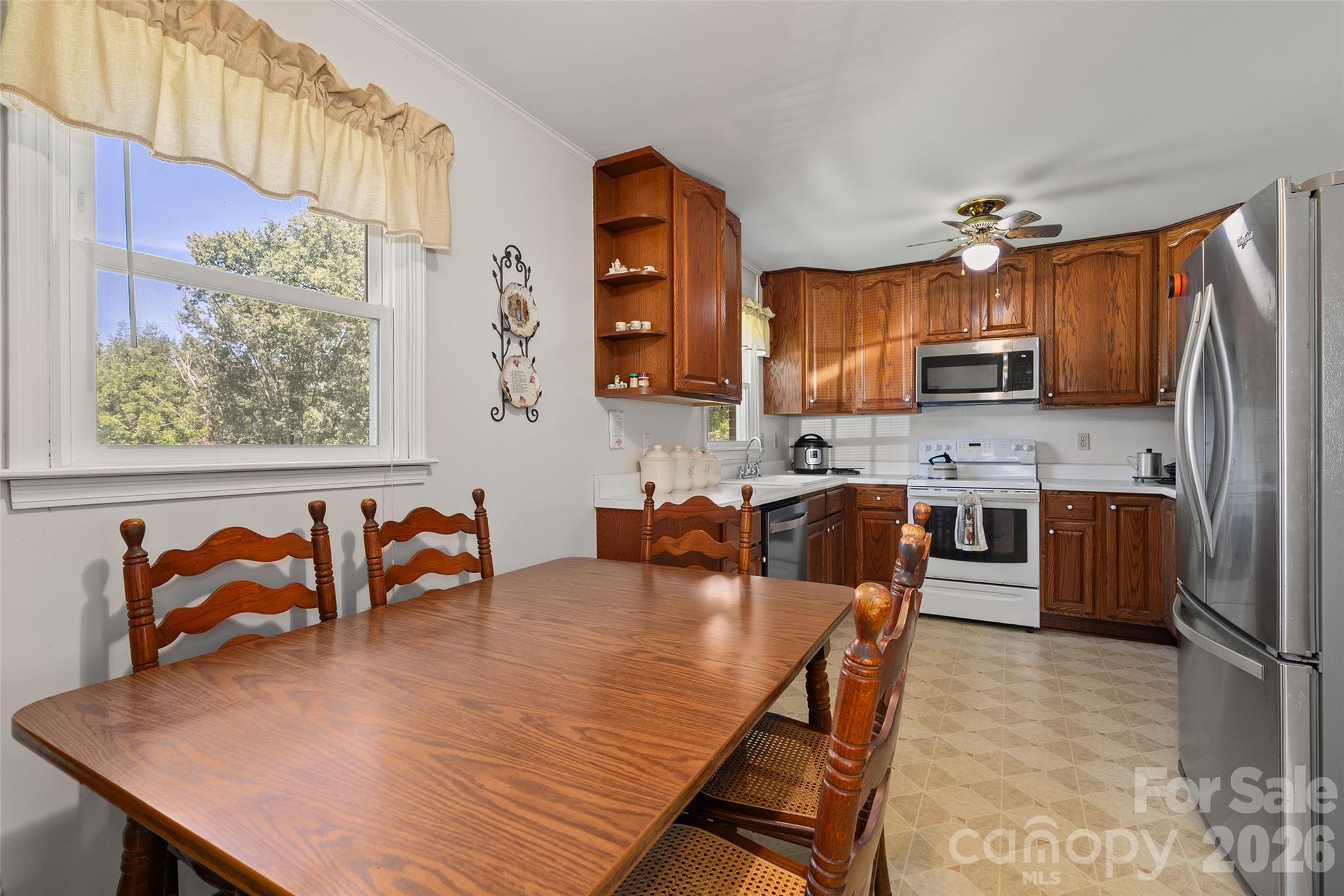 354 Oakdale Road Property Photo 12
