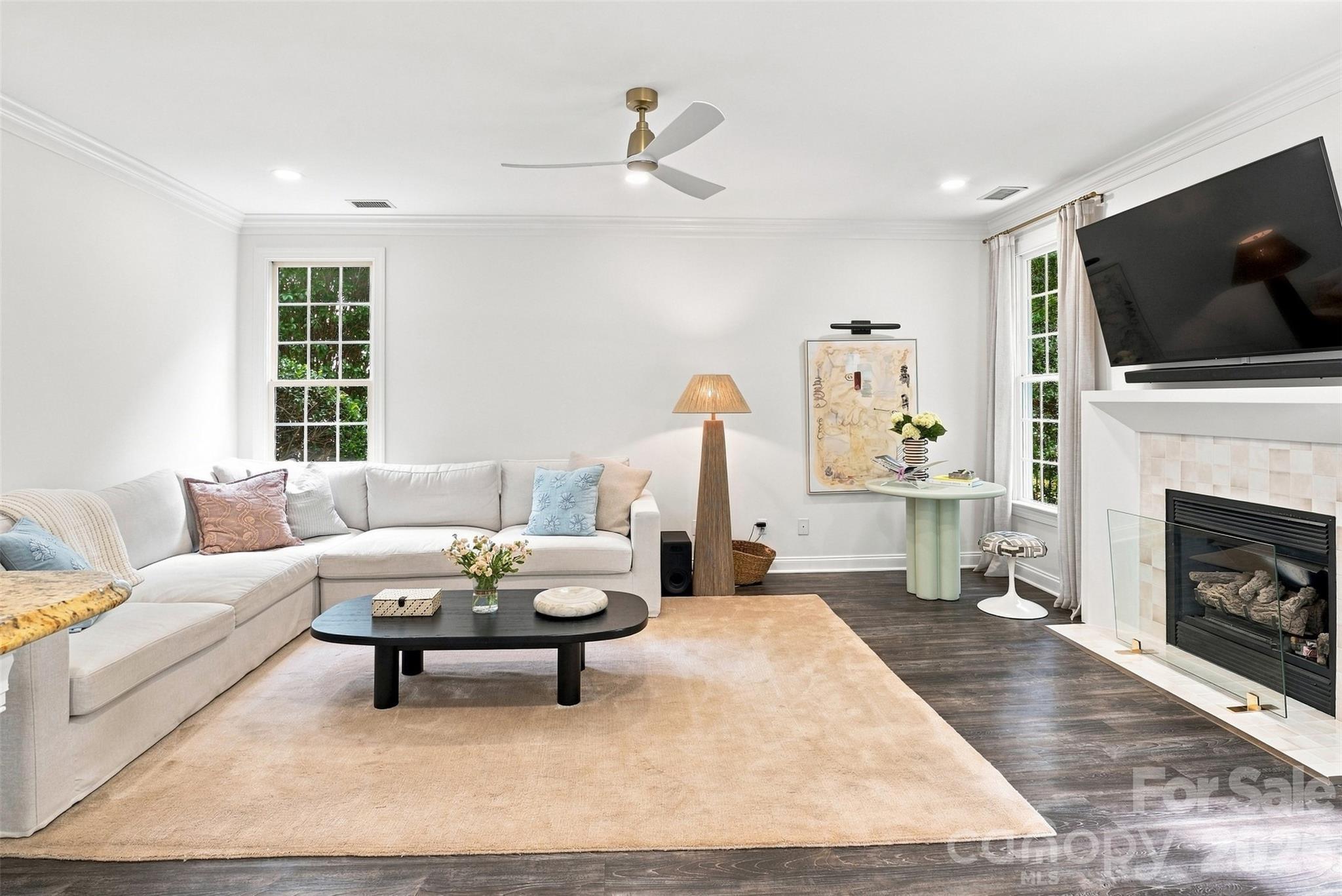 9434 Valley Road Property Photo 4