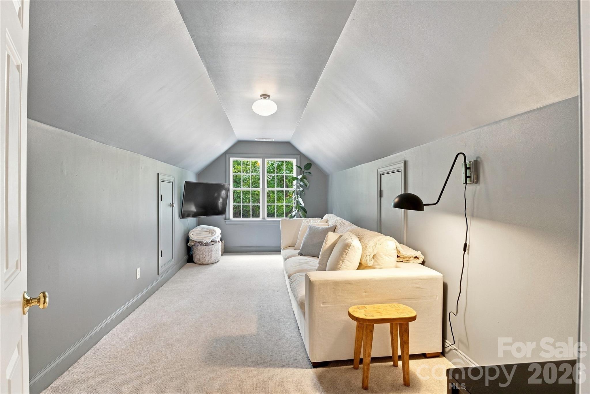 9434 Valley Road Property Photo 32