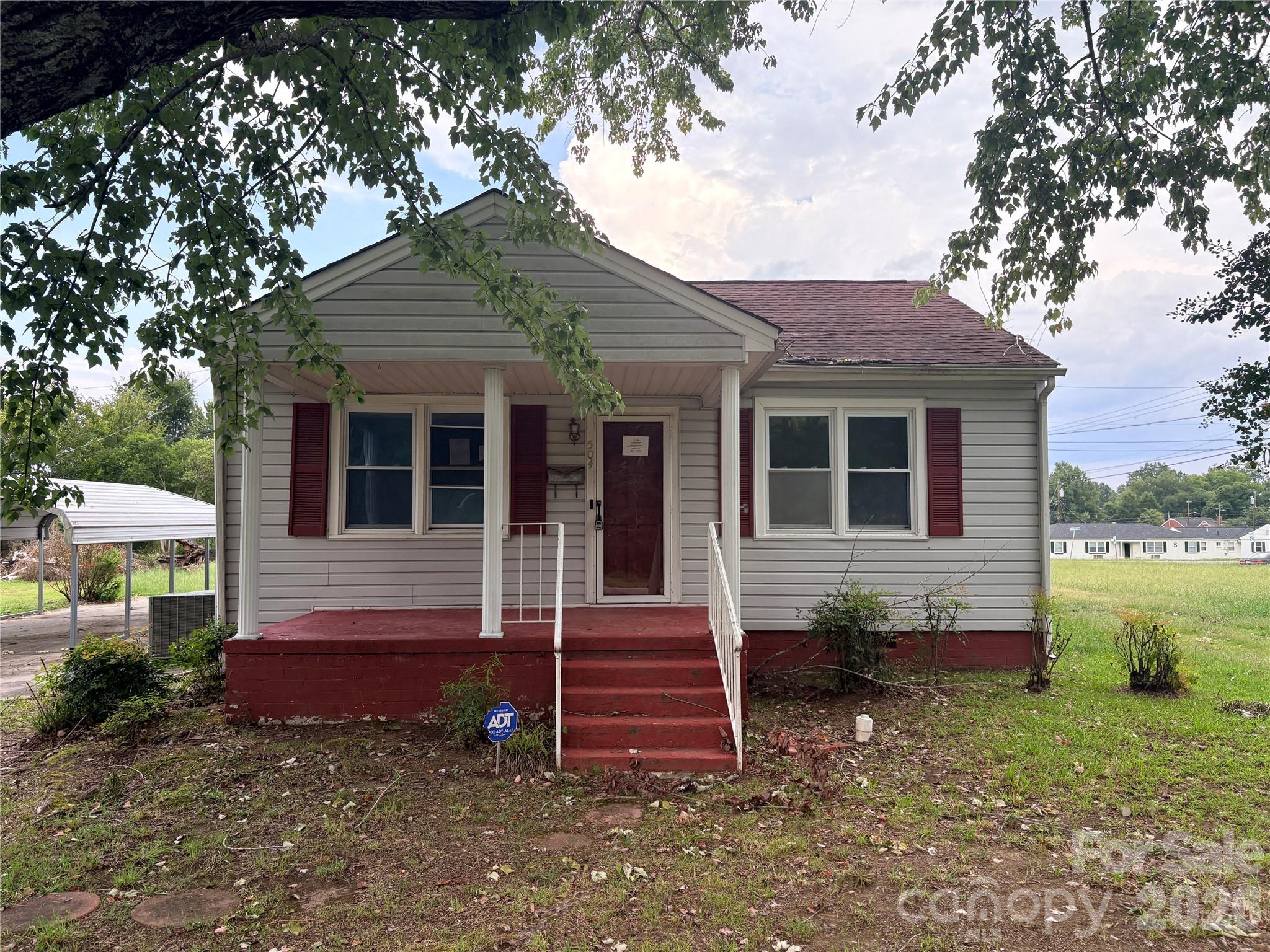 504 Brendale Drive Property Photo 1
