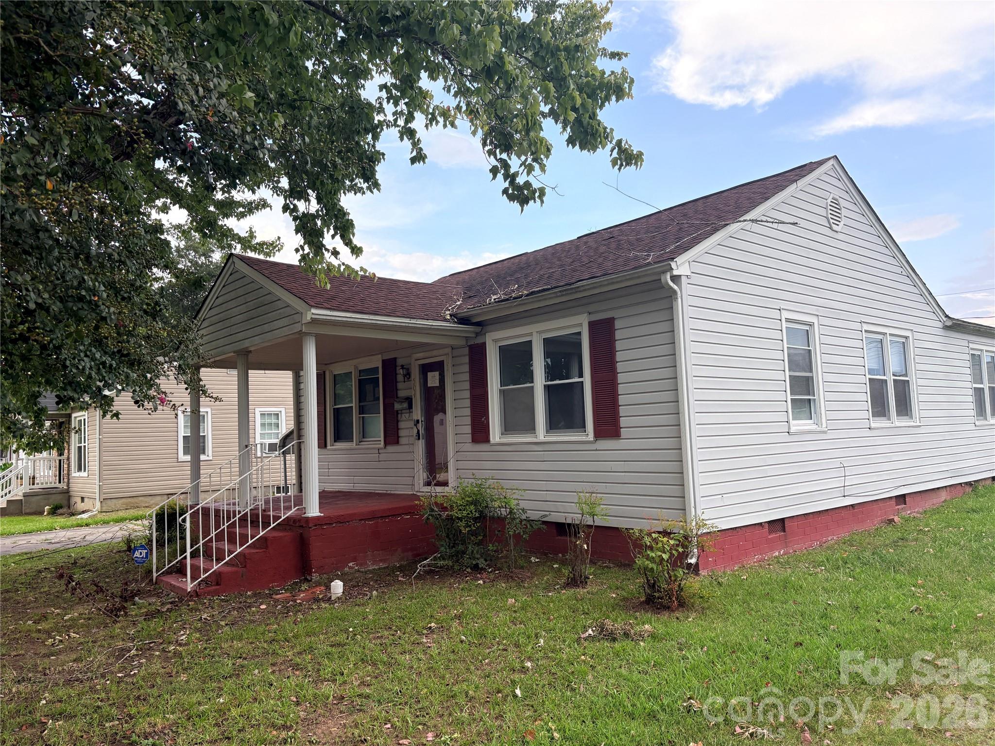 504 Brendale Drive Property Photo 3