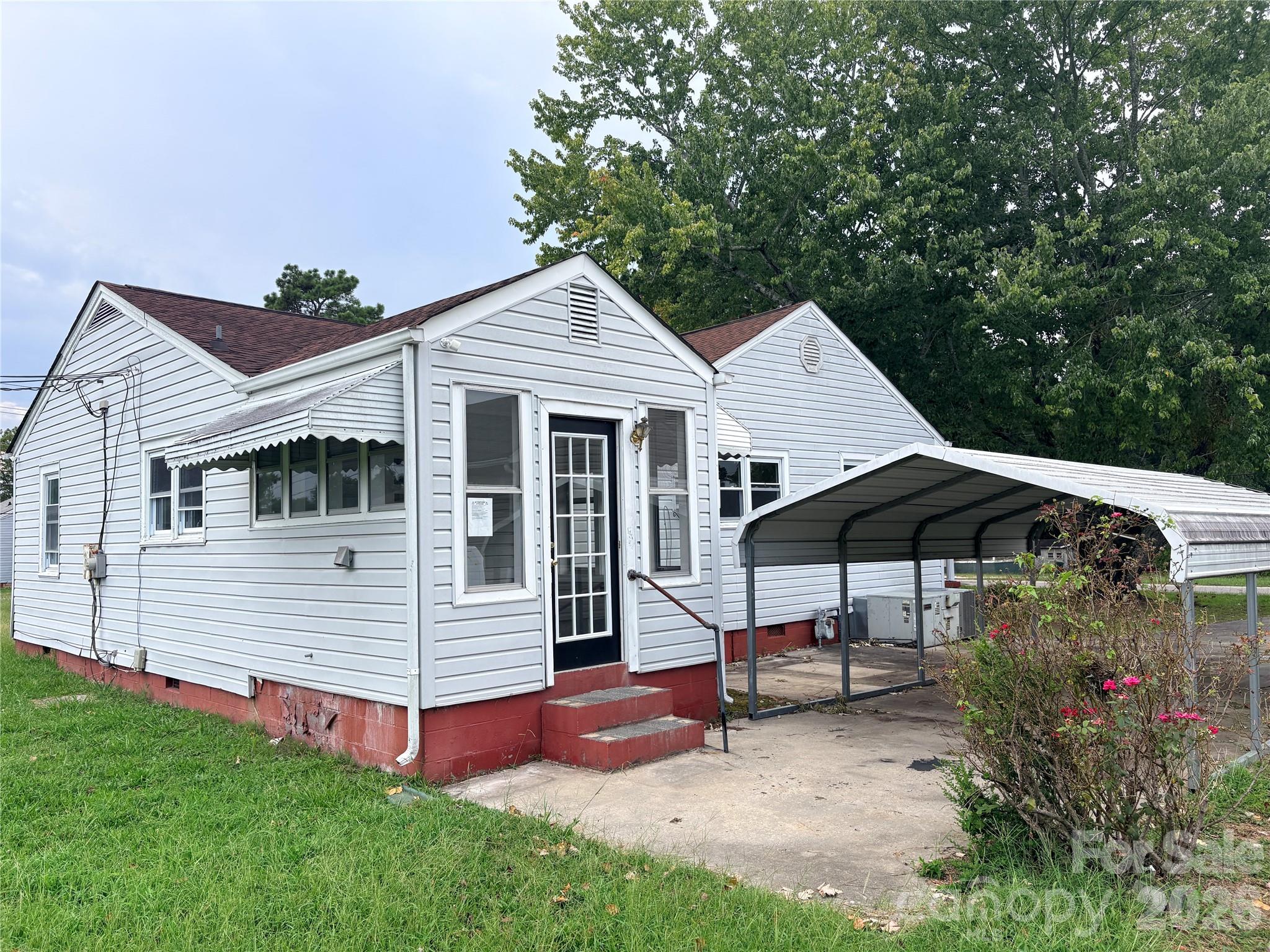 504 Brendale Drive Property Photo 15