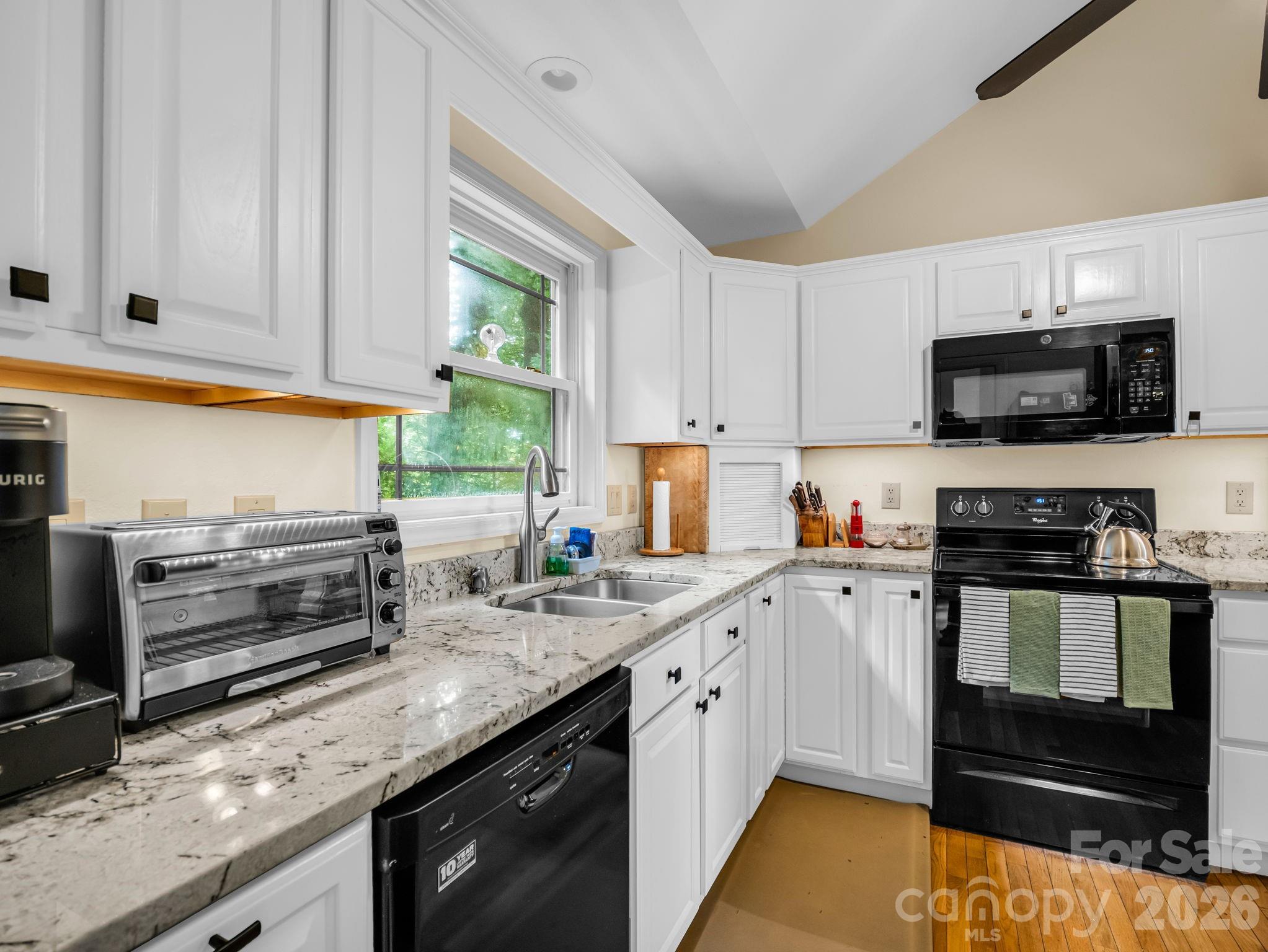 121 Mitchell View Drive Property Photo 16