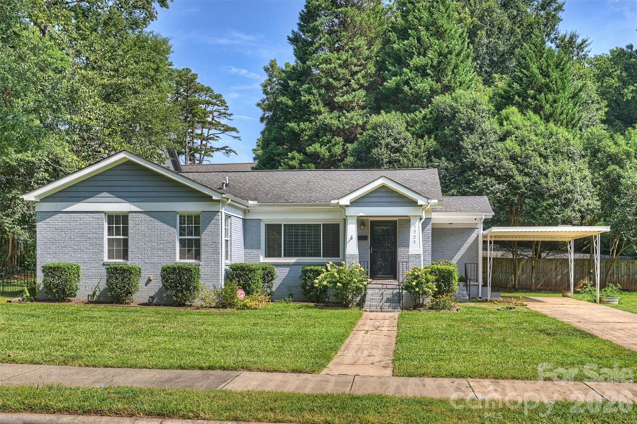 1323 Carolyn Drive Property Photo 2
