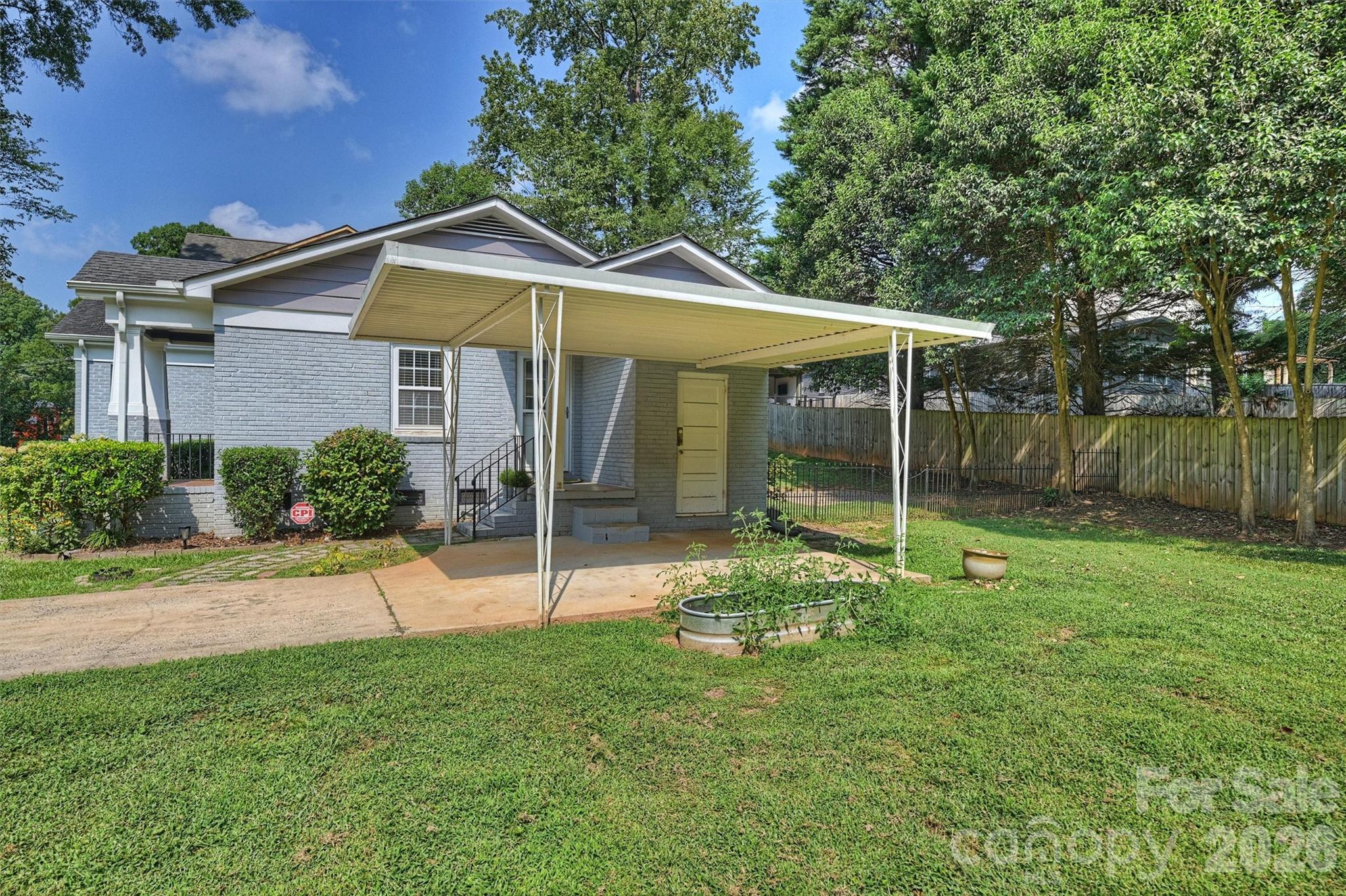 1323 Carolyn Drive Property Photo 4