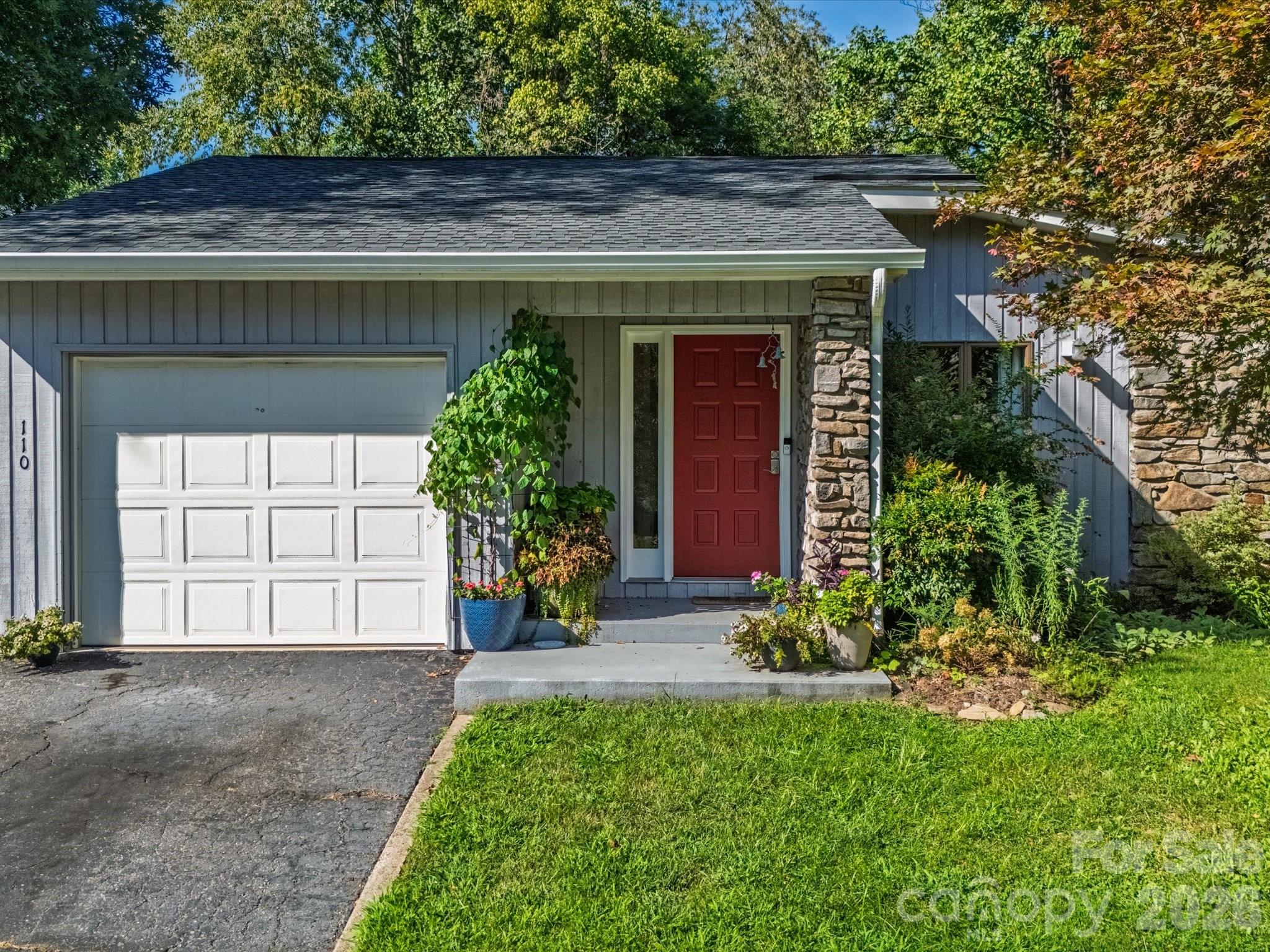 110 Aurora Drive Property Photo 2