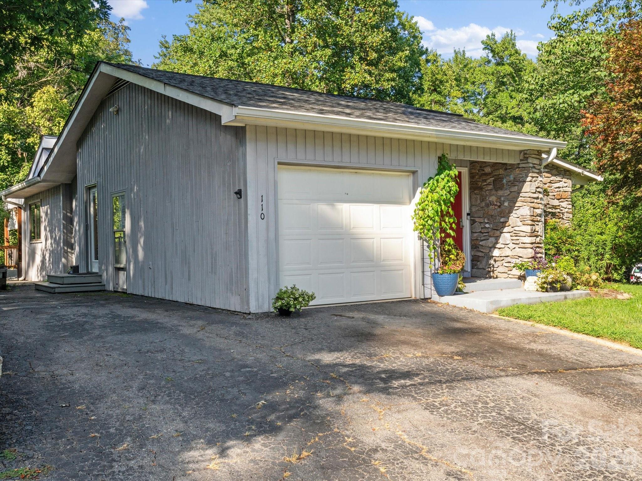110 Aurora Drive Property Photo 45