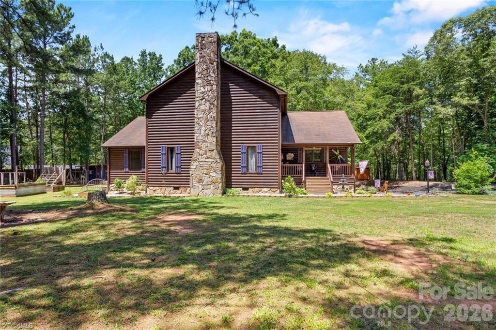 143 Mohegan Trail Property Photo 3