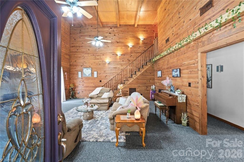 143 Mohegan Trail Property Photo 8