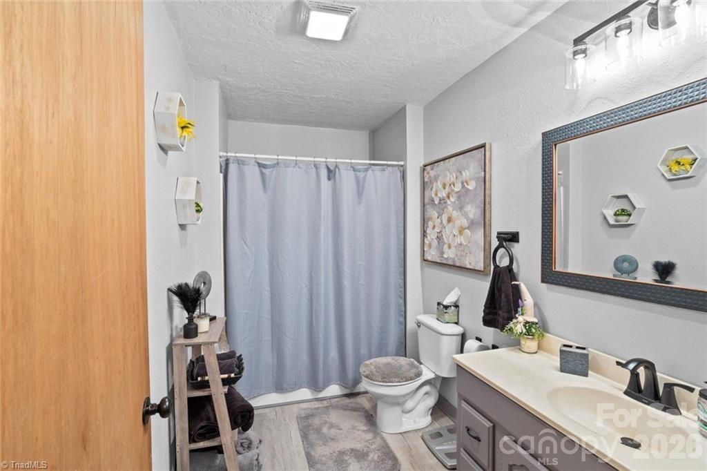 143 Mohegan Trail Property Photo 13
