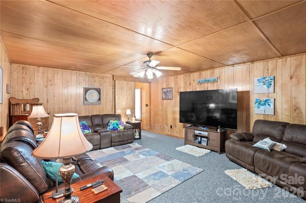 143 Mohegan Trail Property Photo 14