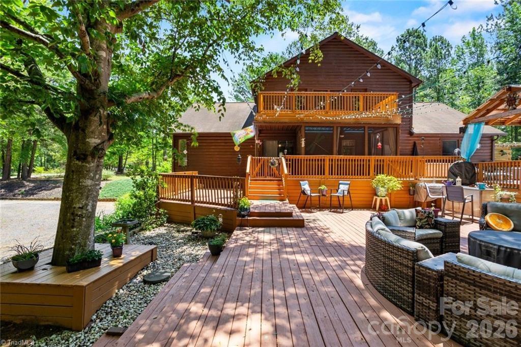 143 Mohegan Trail Property Photo 23