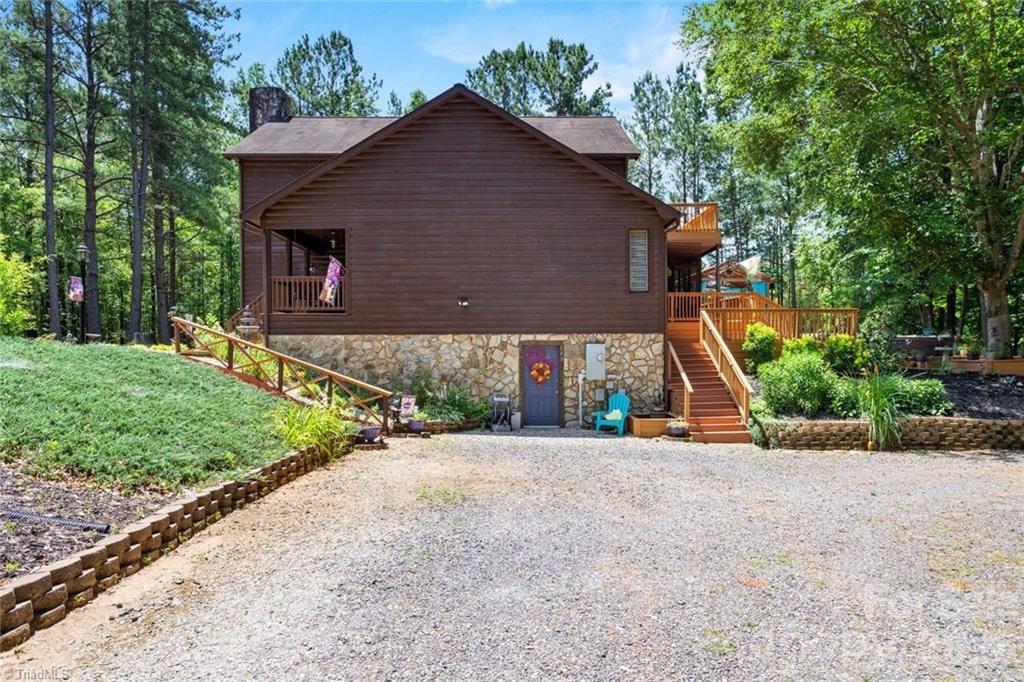 143 Mohegan Trail Property Photo 24