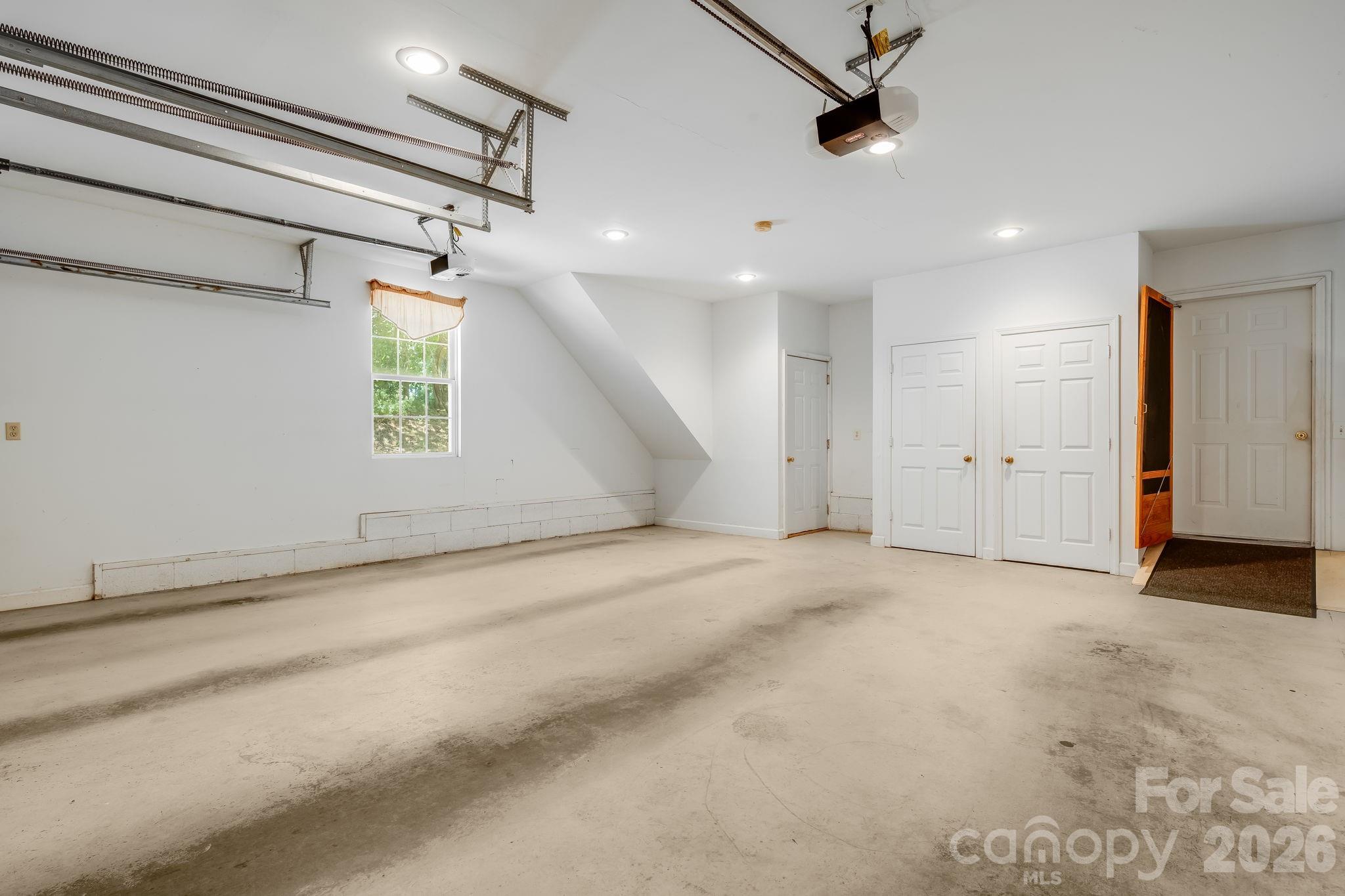 225 Arbor Lane Property Photo 32